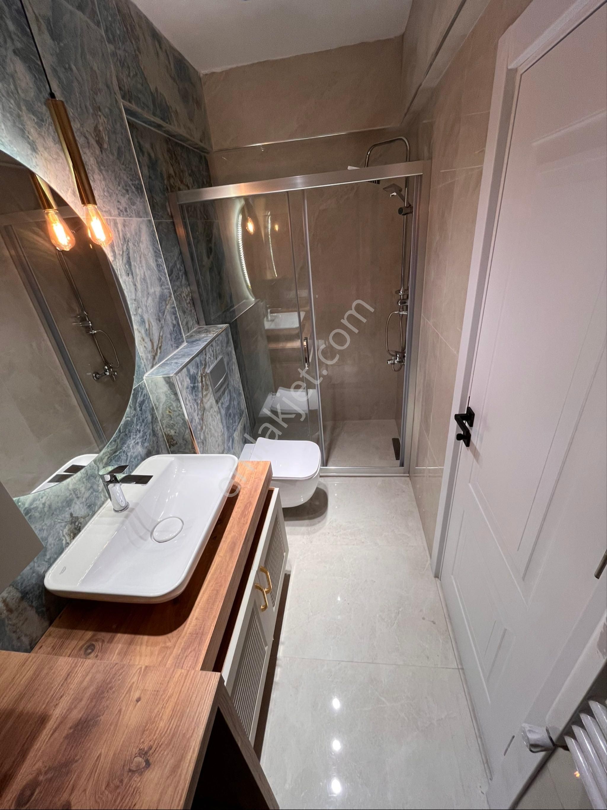 Balçova Ata Caddesinde 3+1 125m2 Lüks Dekorlu Asansörlü Ferah Daire - Görsel 16