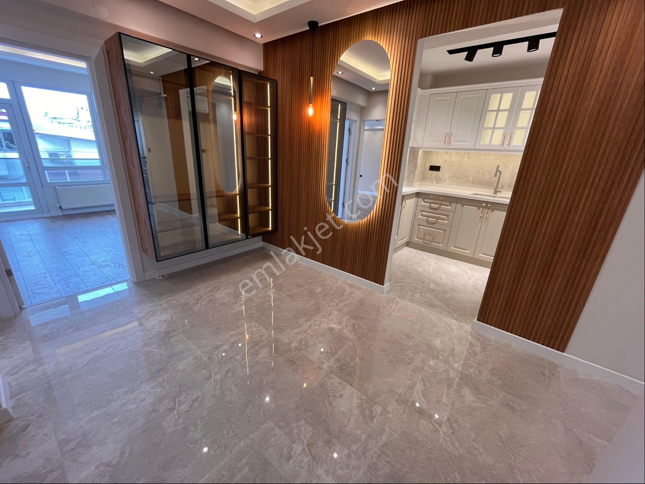 Balçova Ata Caddesinde 3+1 125m2 Lüks Dekorlu Asansörlü Ferah Daire - Görsel 15