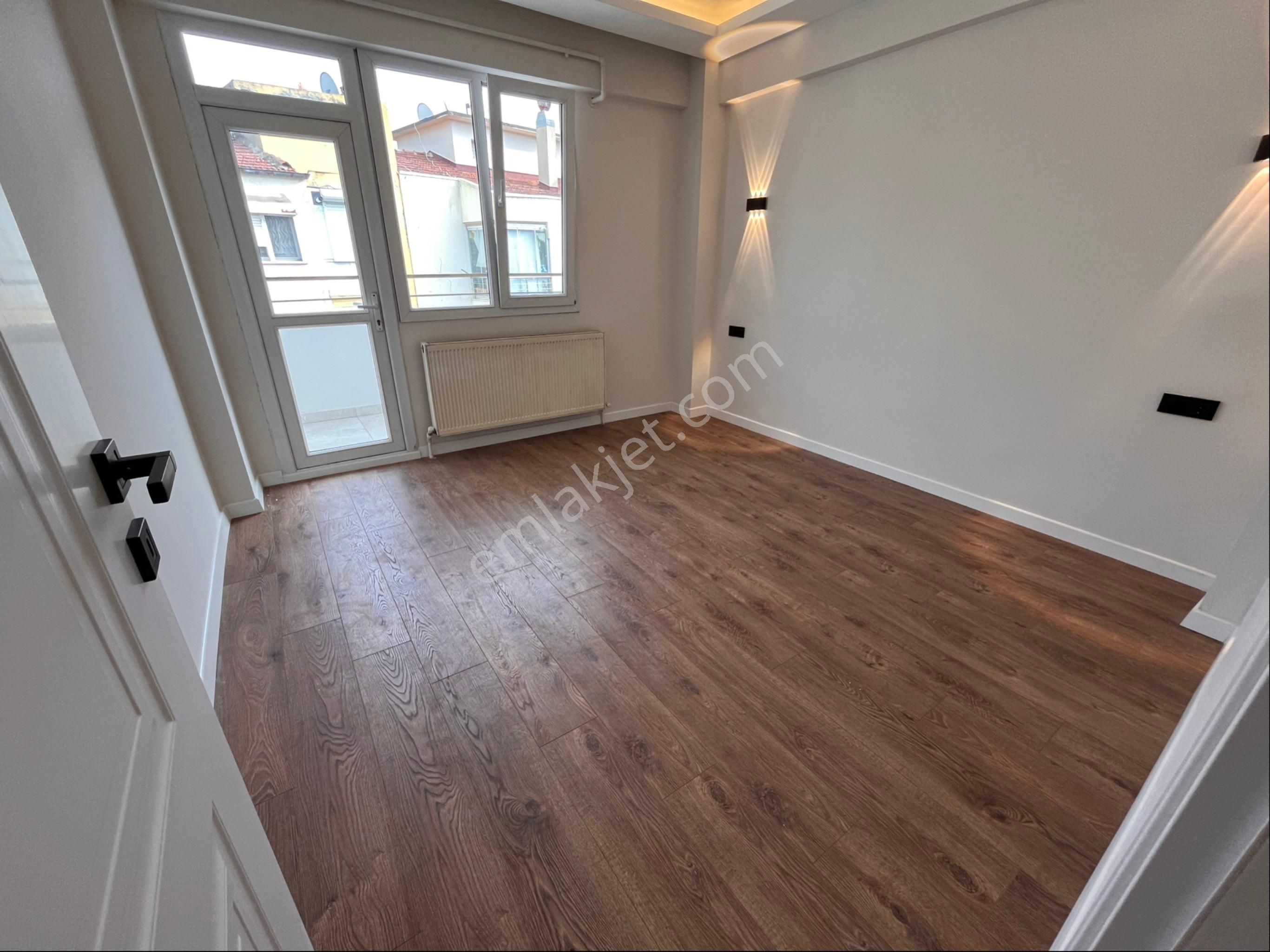 Balçova Ata Caddesinde 3+1 125m2 Lüks Dekorlu Asansörlü Ferah Daire - Görsel 10