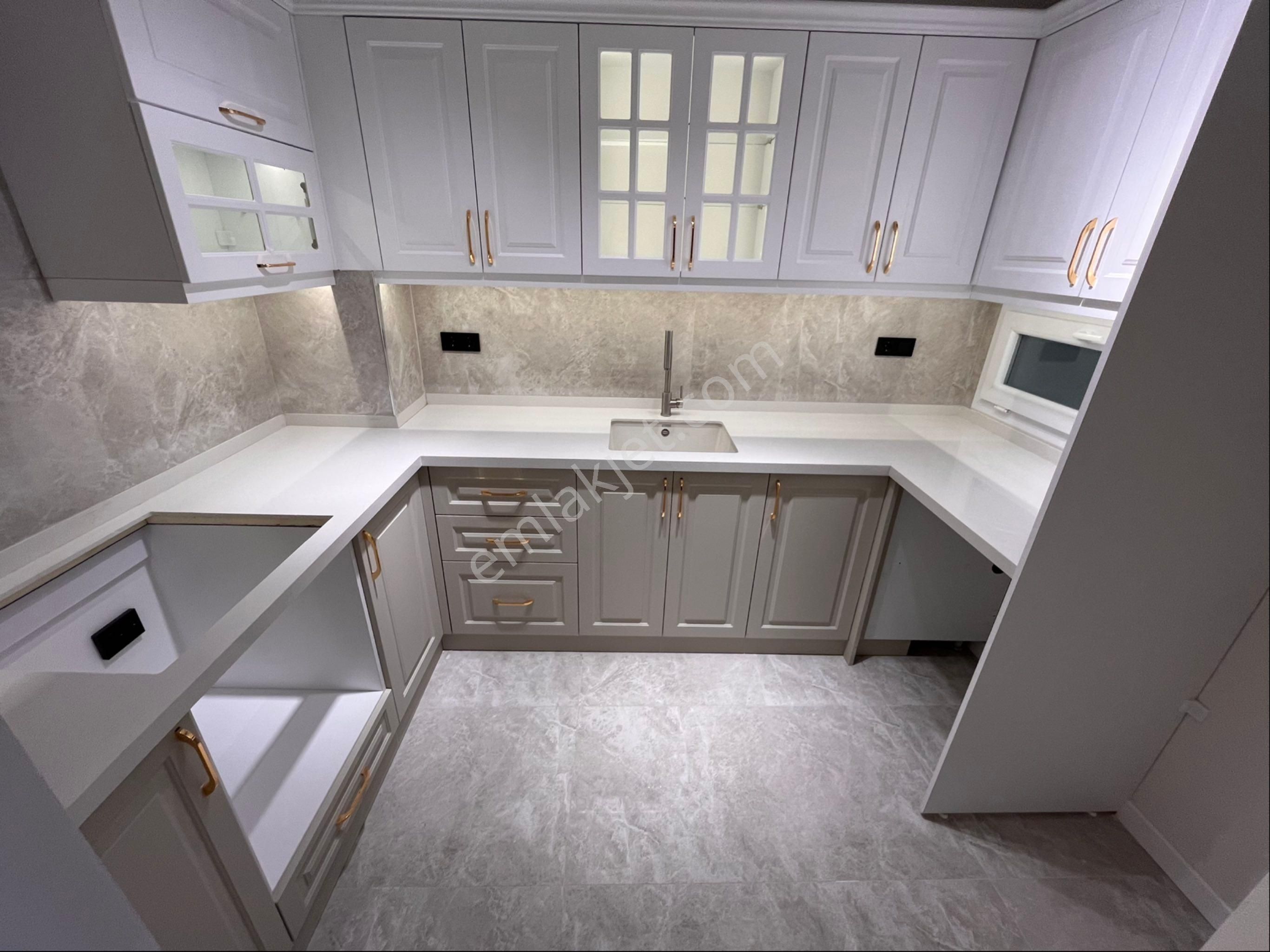 Balçova Ata Caddesinde 3+1 125m2 Lüks Dekorlu Asansörlü Ferah Daire - Görsel 12