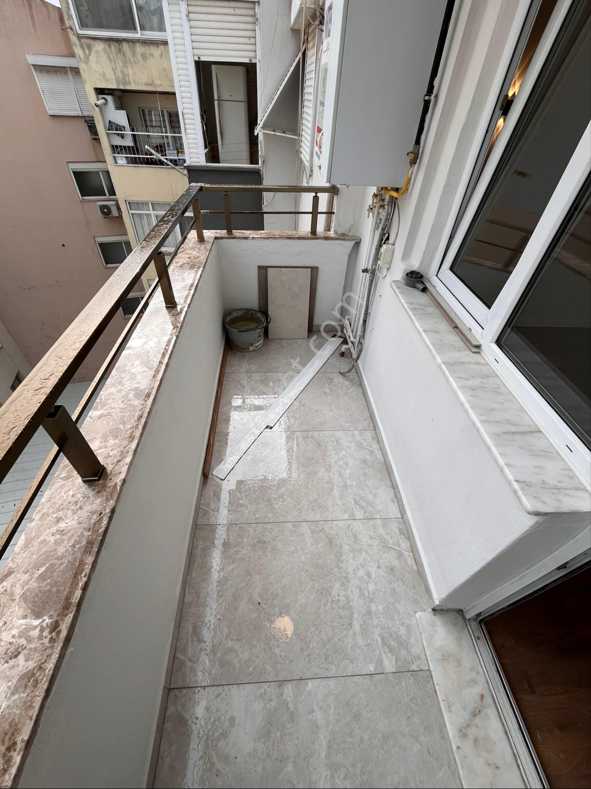 Balçova Ata Caddesinde 3+1 125m2 Lüks Dekorlu Asansörlü Ferah Daire - Görsel 25