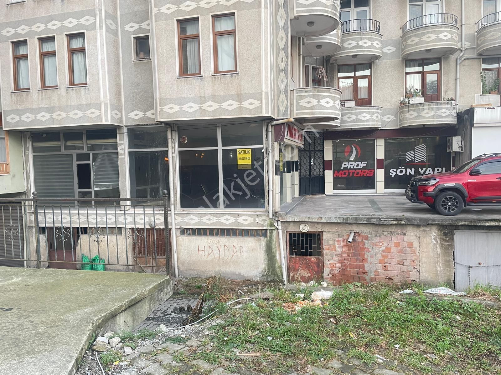 Artvin Yolu Üzerinde Satılık Dükkan Ve Depo