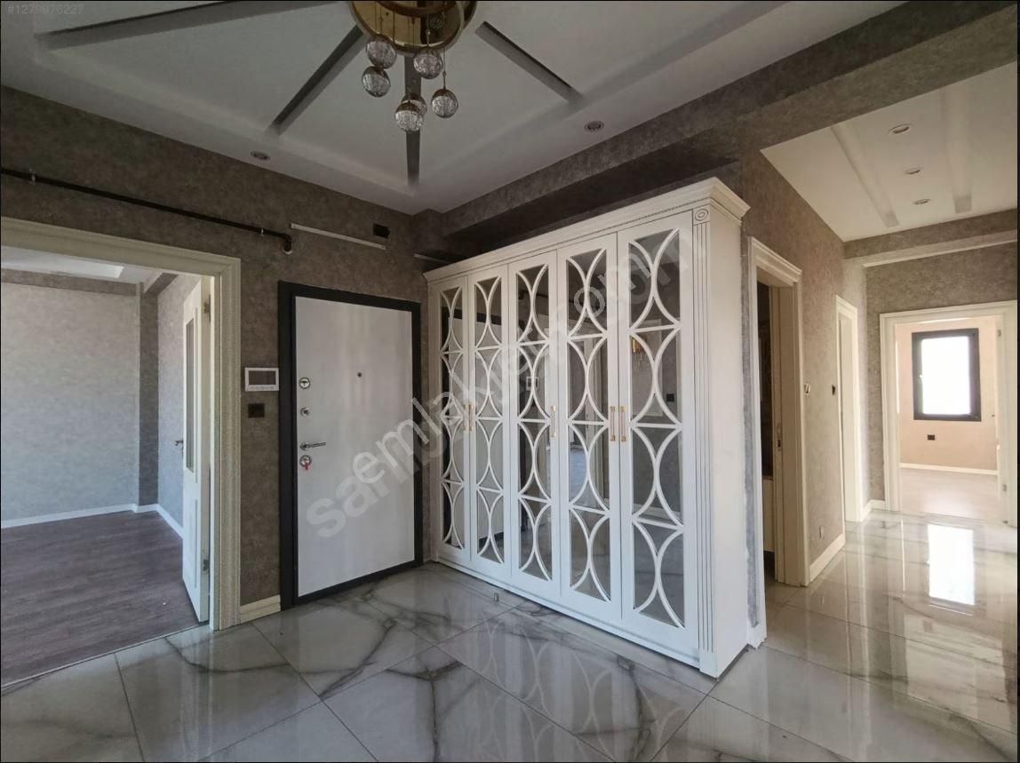 Sultan Emlak'dan 2.35 Metrede Cadde Üzerinde 4+1 Fırsat Daire - Görsel 6