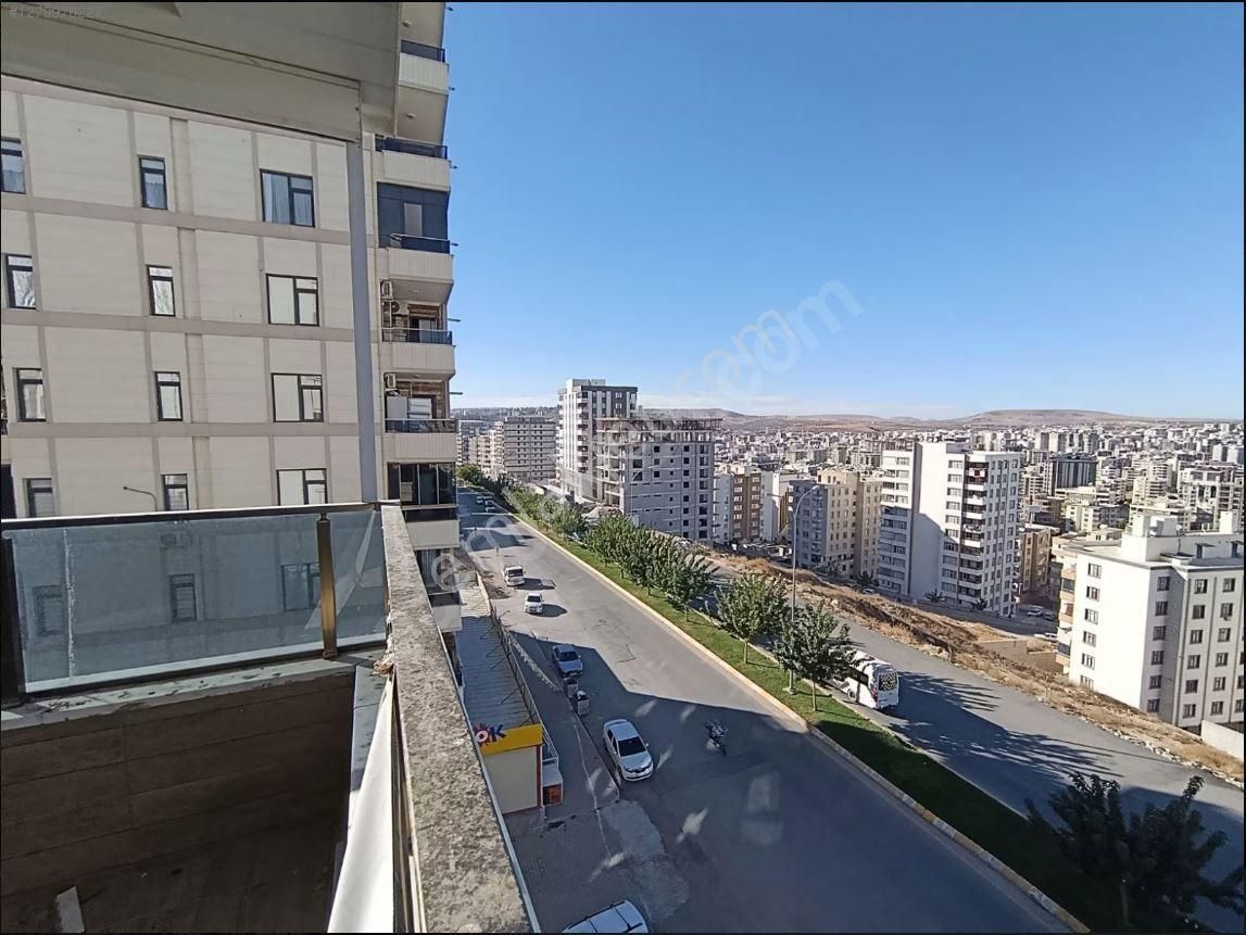 Sultan Emlak'dan 2.35 Metrede Cadde Üzerinde 4+1 Fırsat Daire - Görsel 20