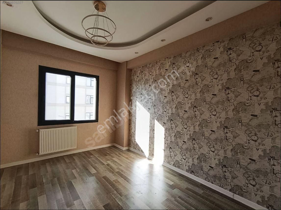 Sultan Emlak'dan 2.35 Metrede Cadde Üzerinde 4+1 Fırsat Daire - Görsel 11