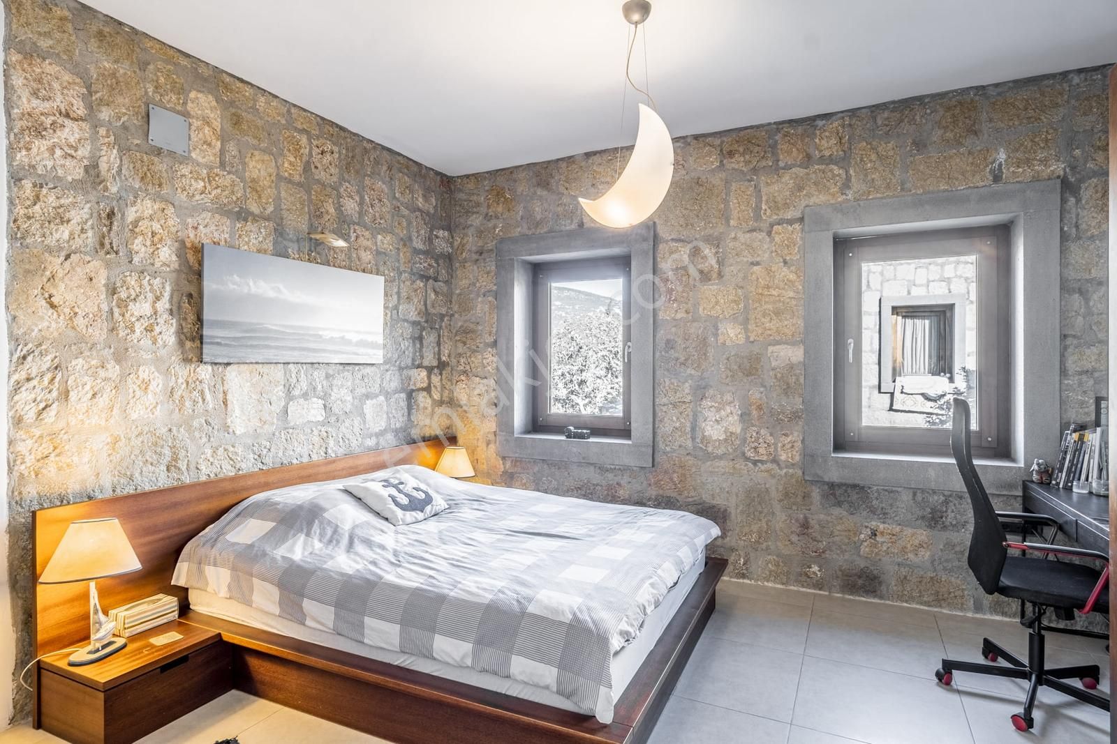 Bitez Köyiçinde Satılık Havuzlu Taş Ev - Görsel 7