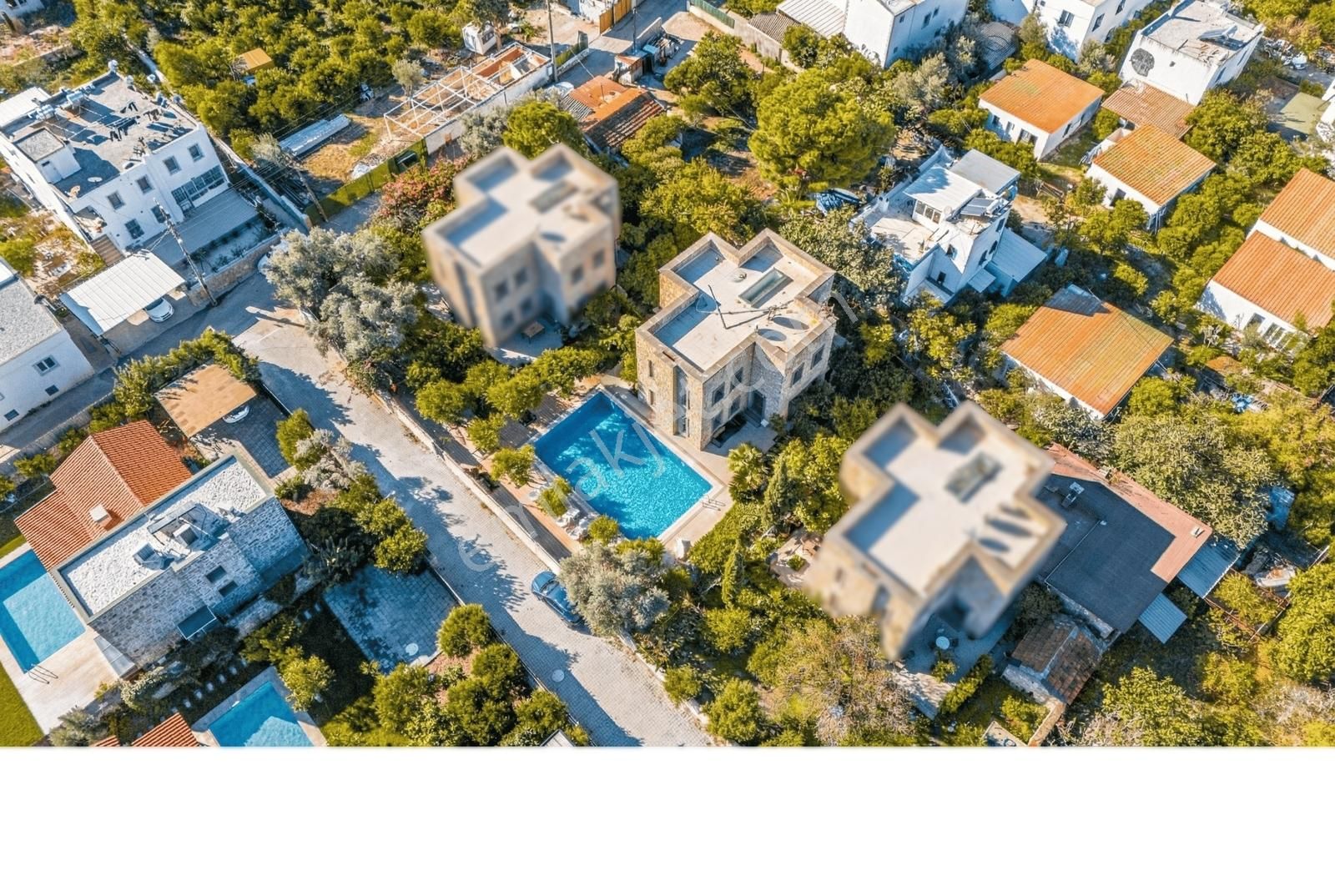 Bitez Köyiçinde Satılık Havuzlu Taş Ev - Görsel 29