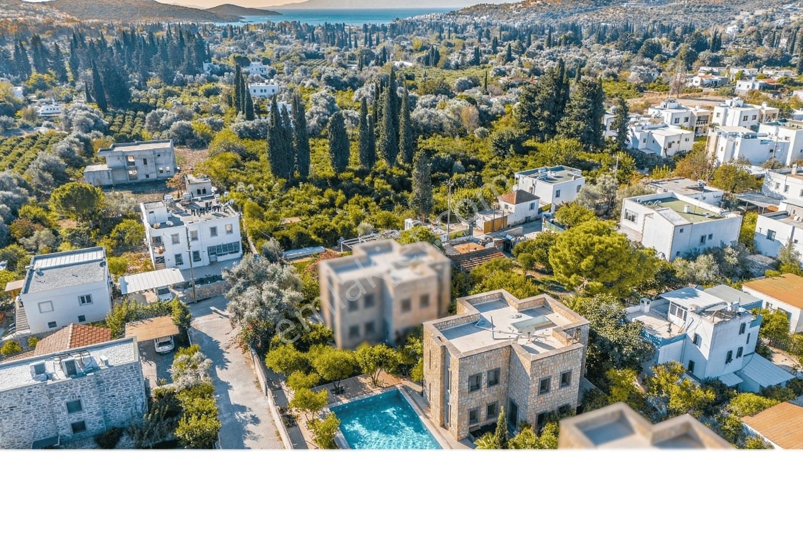 Bitez Köyiçinde Satılık Havuzlu Taş Ev - Görsel 22