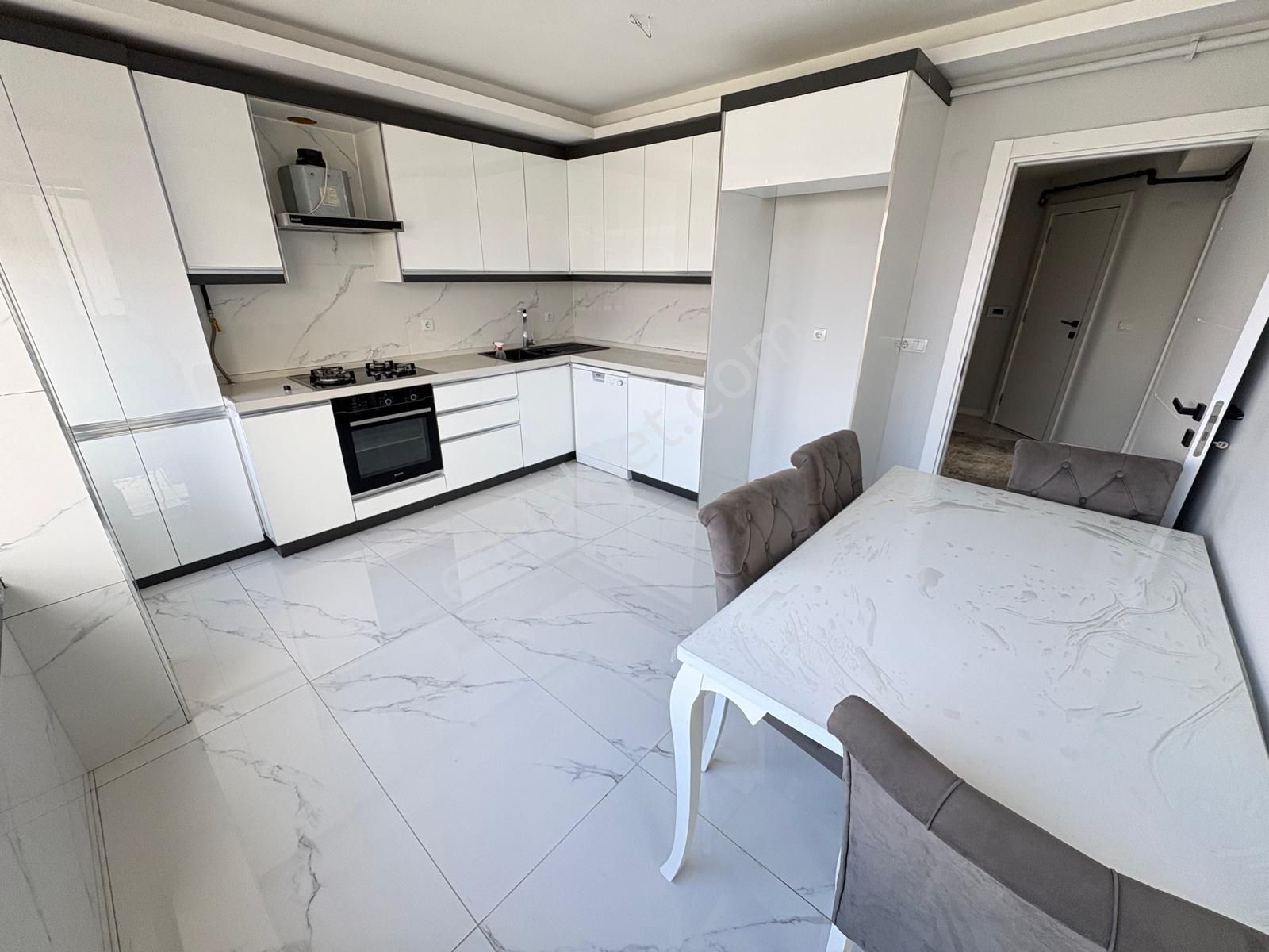 Kayapada Havuzlu Sitede 3+1 Teraslı Eşyalı Kiralık Dubleks Daire - Görsel 13