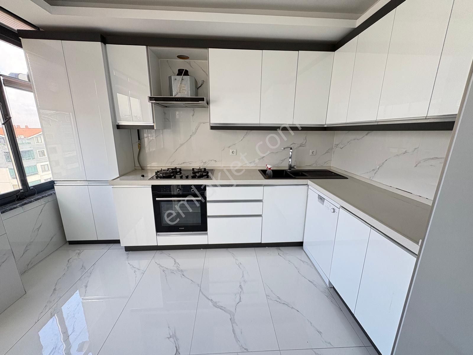 Kayapada Havuzlu Sitede 3+1 Teraslı Eşyalı Kiralık Dubleks Daire - Görsel 32