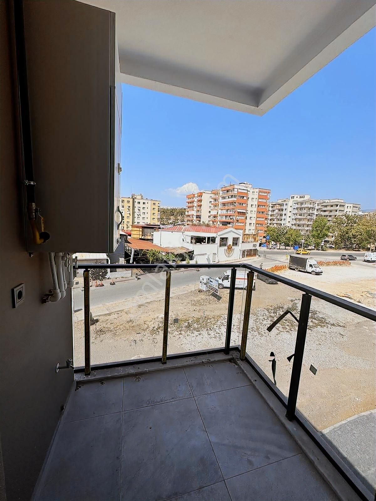 Emlak Buraya/ İzmir Buca Yeni Havuzlu Sitede 1+1 Satılık Daire - Görsel 14