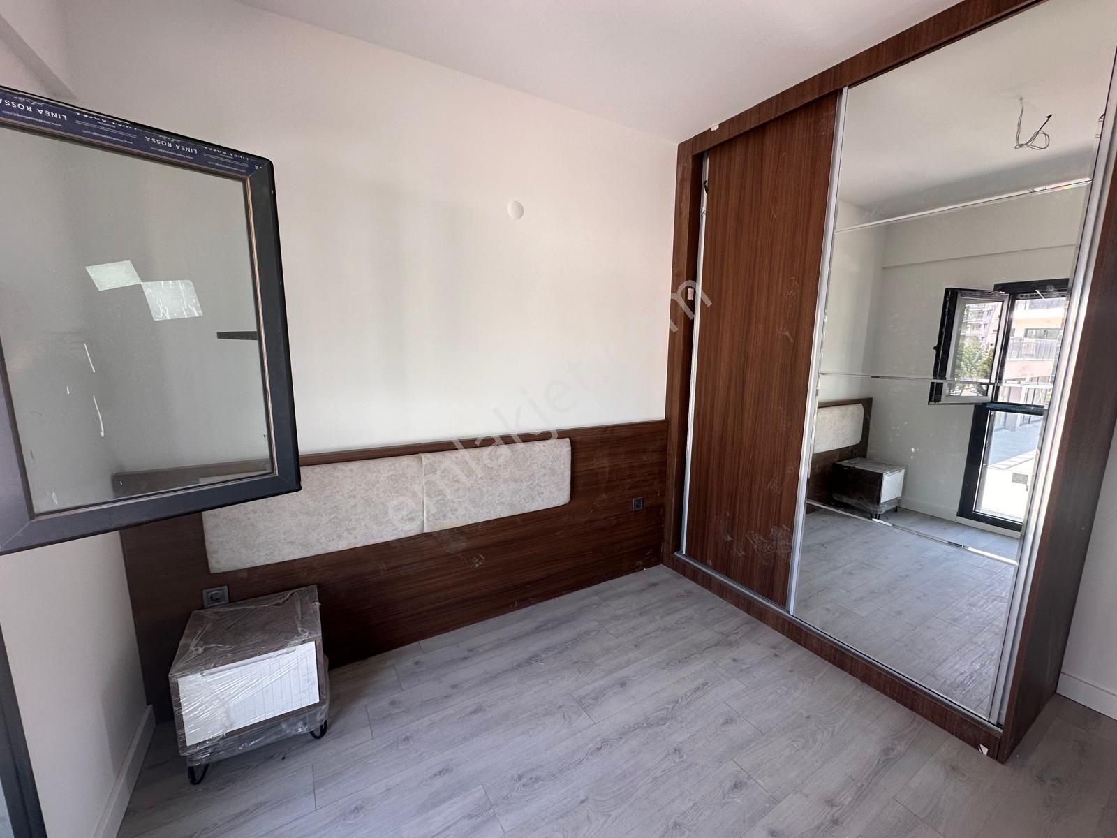Emlak Buraya/ İzmir Buca Yeni Havuzlu Sitede 1+1 Satılık Daire - Görsel 17