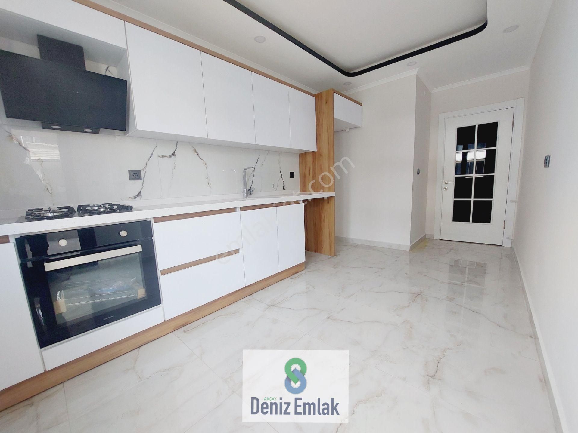 Denizden Akçayda Öncephe Arakat Ebeveynli Satılık 2+1 Daire.