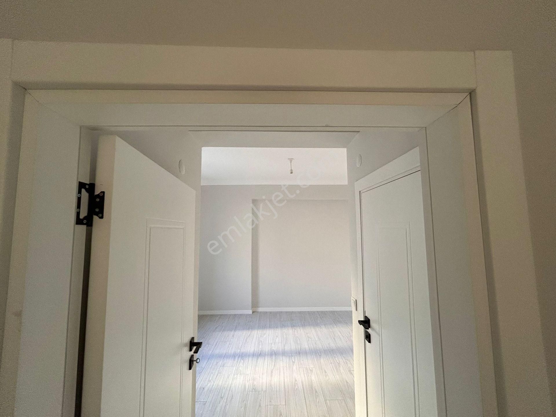 Turyaptan Sultaniyede Geniş Sıfır 3+1 Daire - Görsel 16