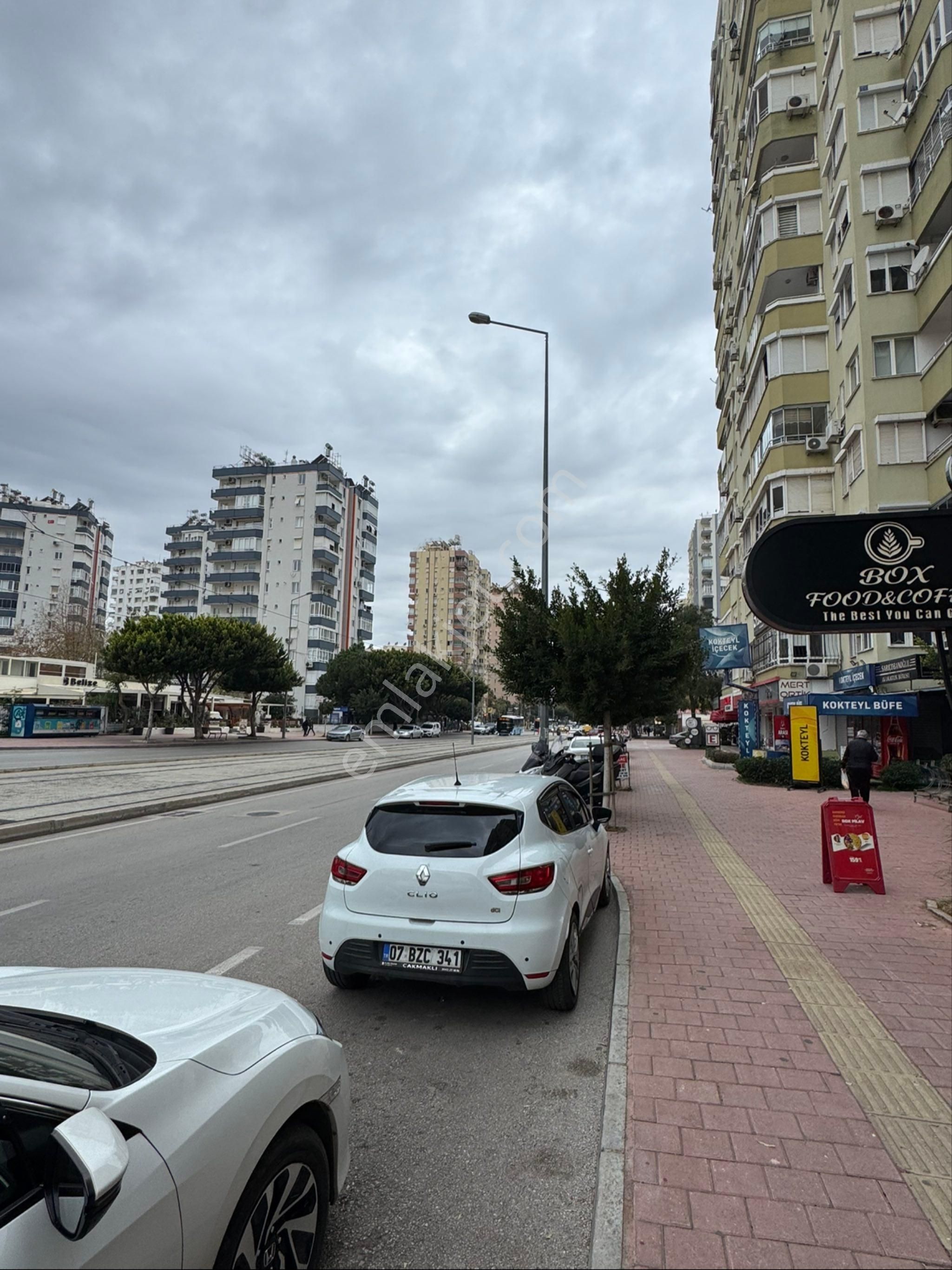 İşlek Cadde Önü - Görsel 5