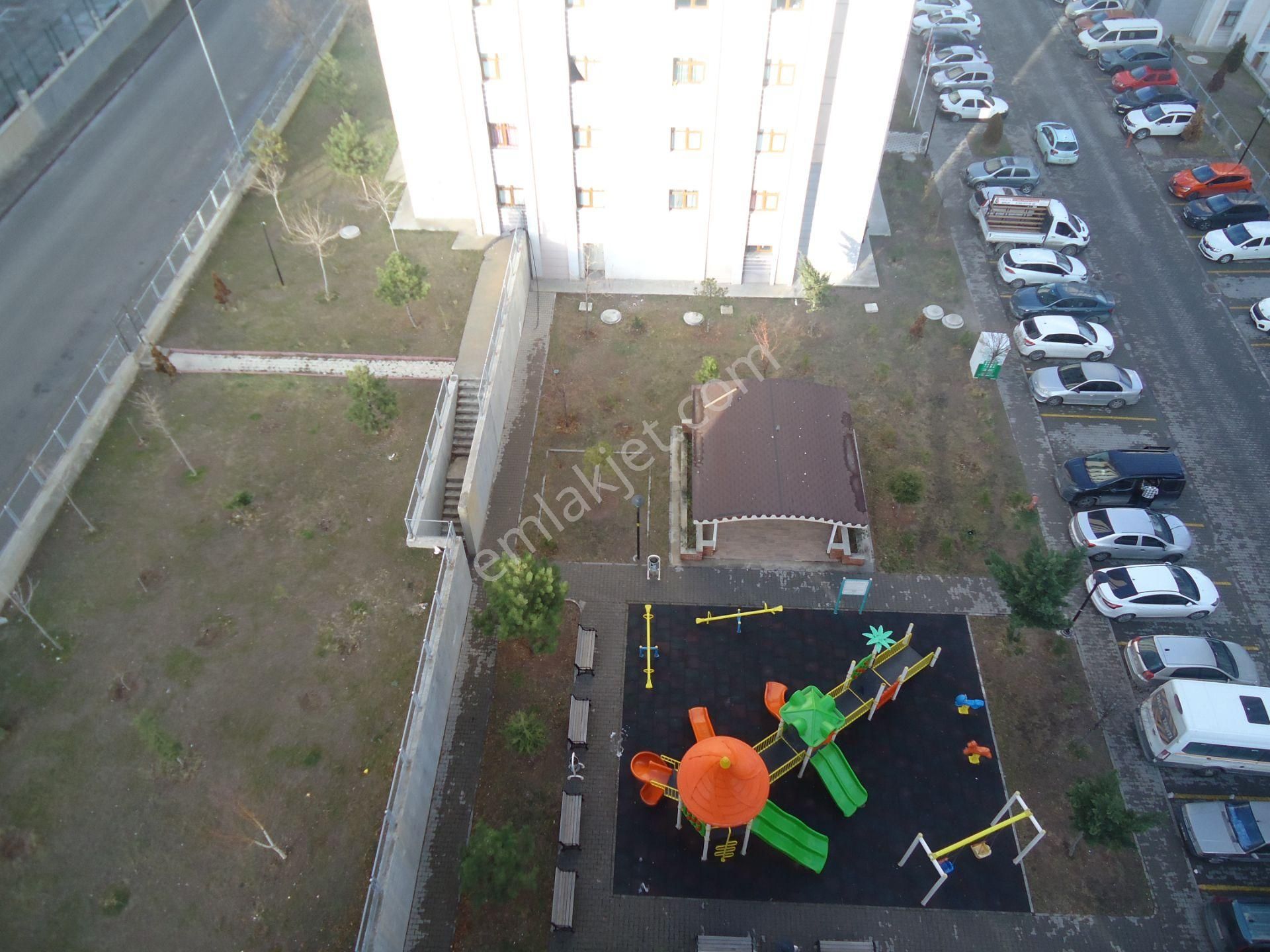 Krc'den Merkezi Konumda Manzaralı Katta Satılık 4+1 Daire - Görsel 25