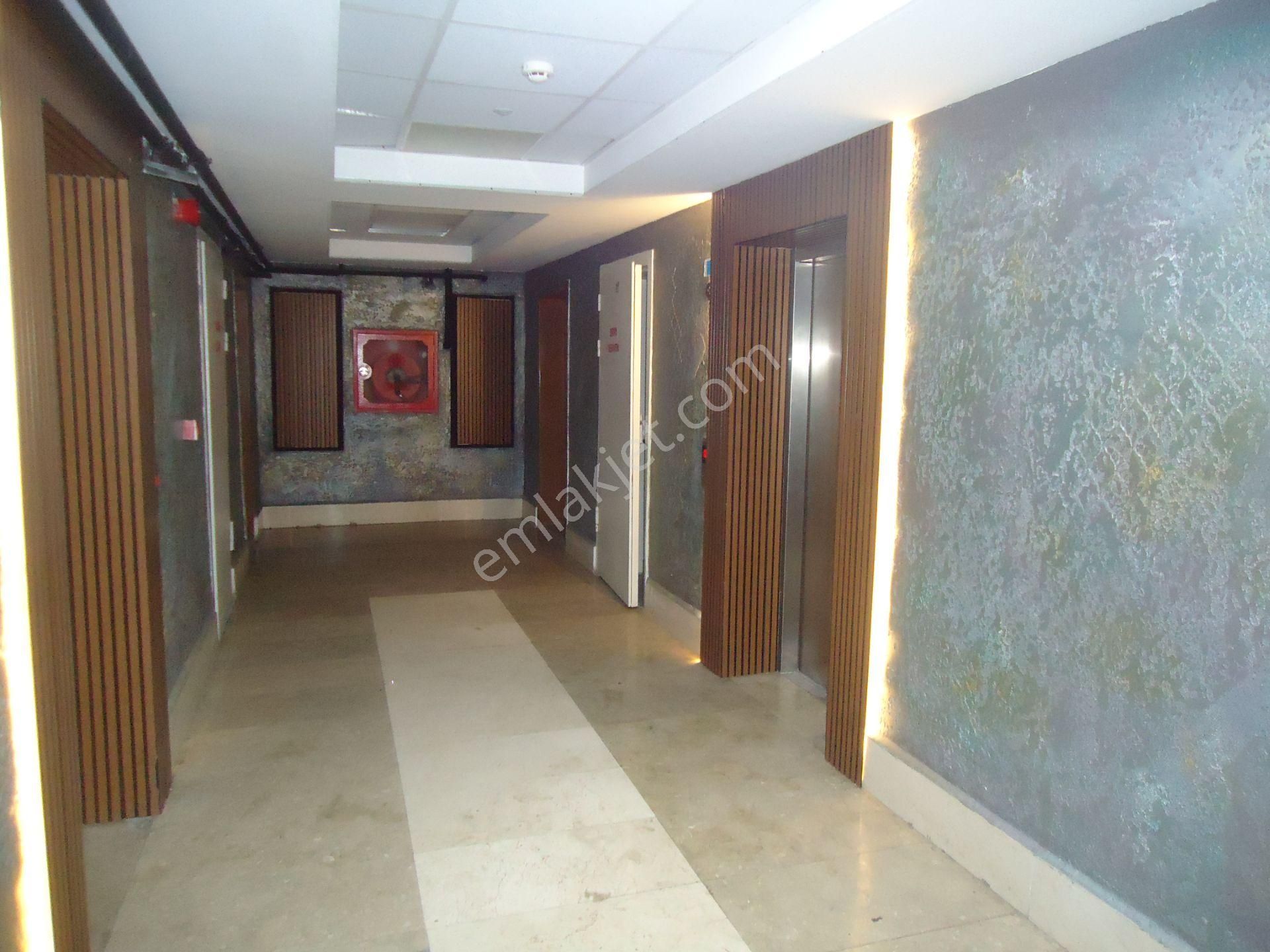 Krc'den Merkezi Konumda Manzaralı Katta Satılık 4+1 Daire - Görsel 31