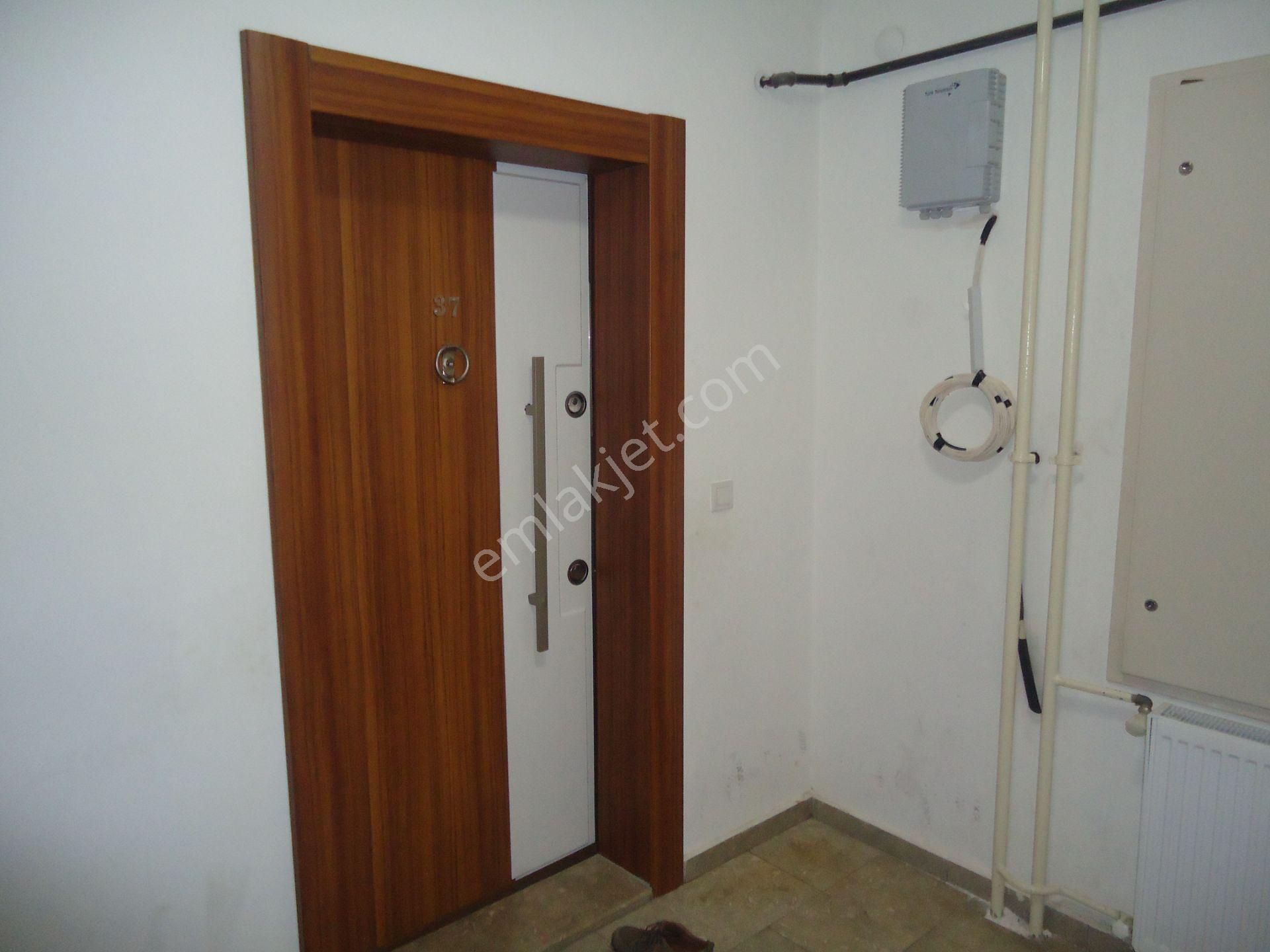 Krc'den Merkezi Konumda Manzaralı Katta Satılık 4+1 Daire - Görsel 2