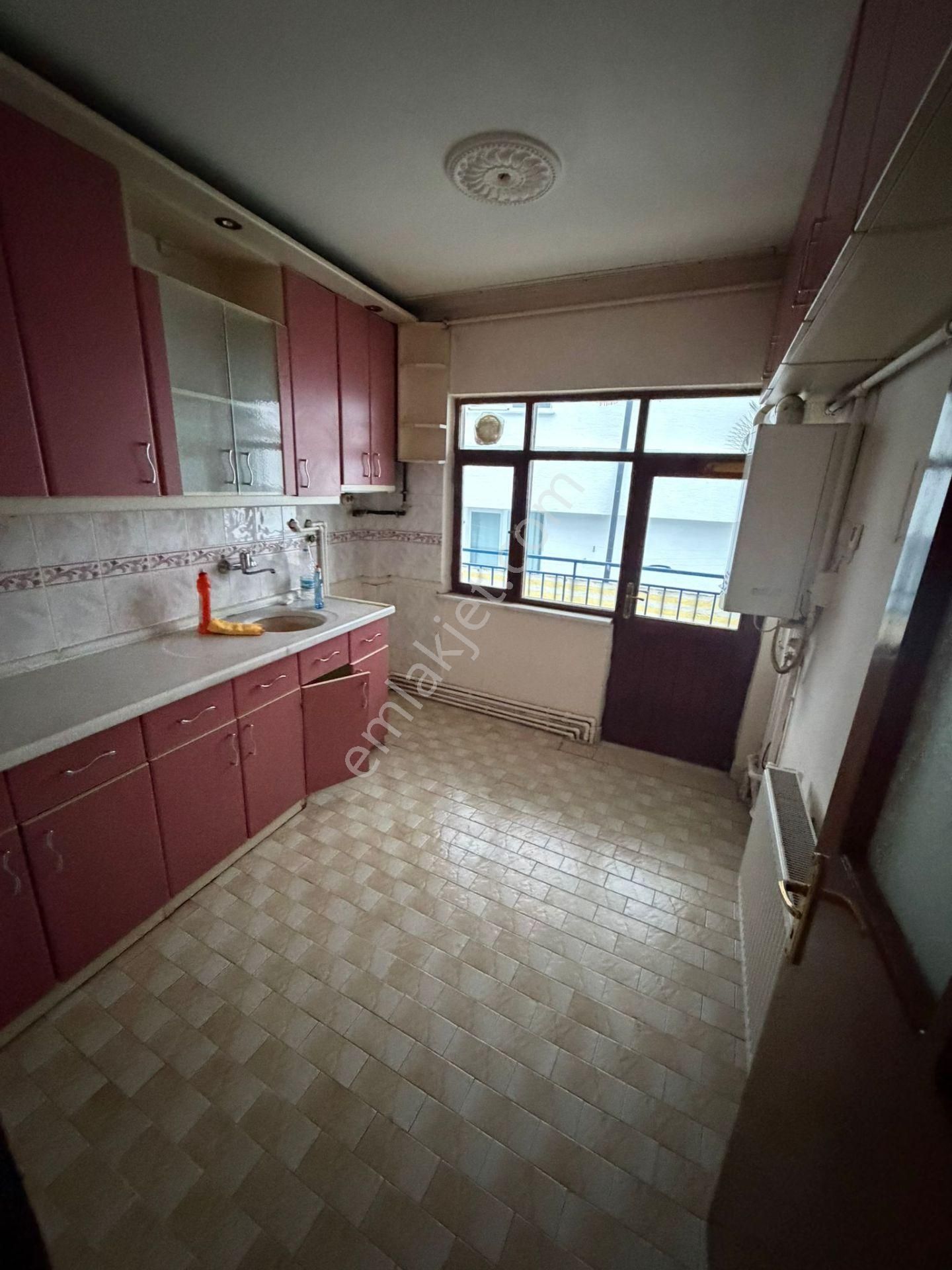 Akarbaşı Mahallesi’nde Merkezi Konumda Kiralık 3+1 Daire - Görsel 8