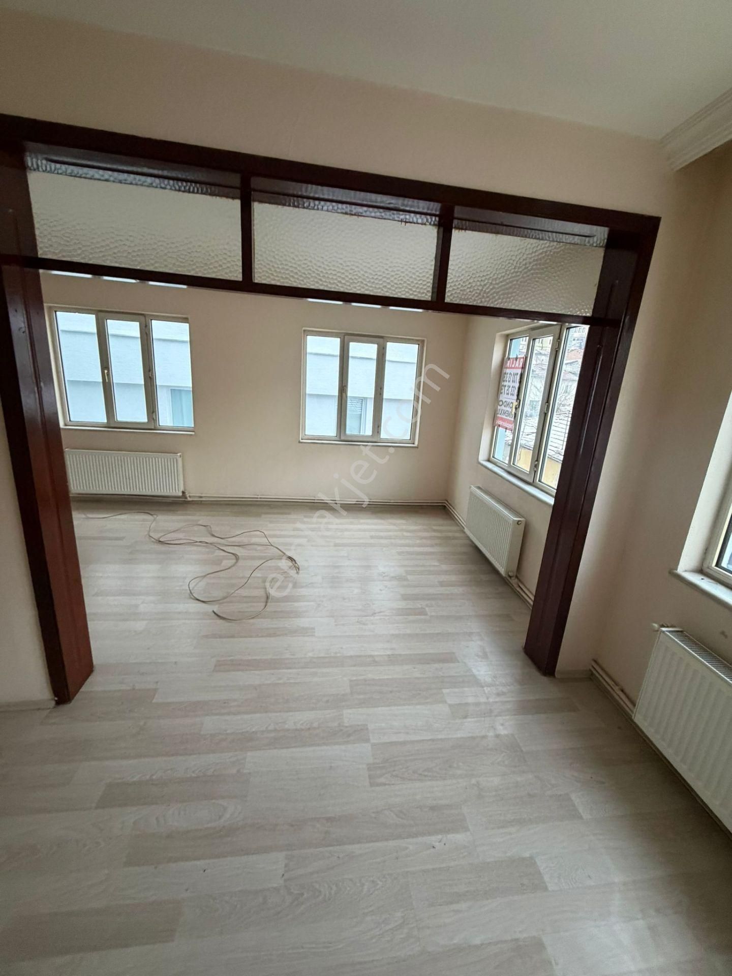 Akarbaşı Mahallesi’nde Merkezi Konumda Kiralık 3+1 Daire - Görsel 5