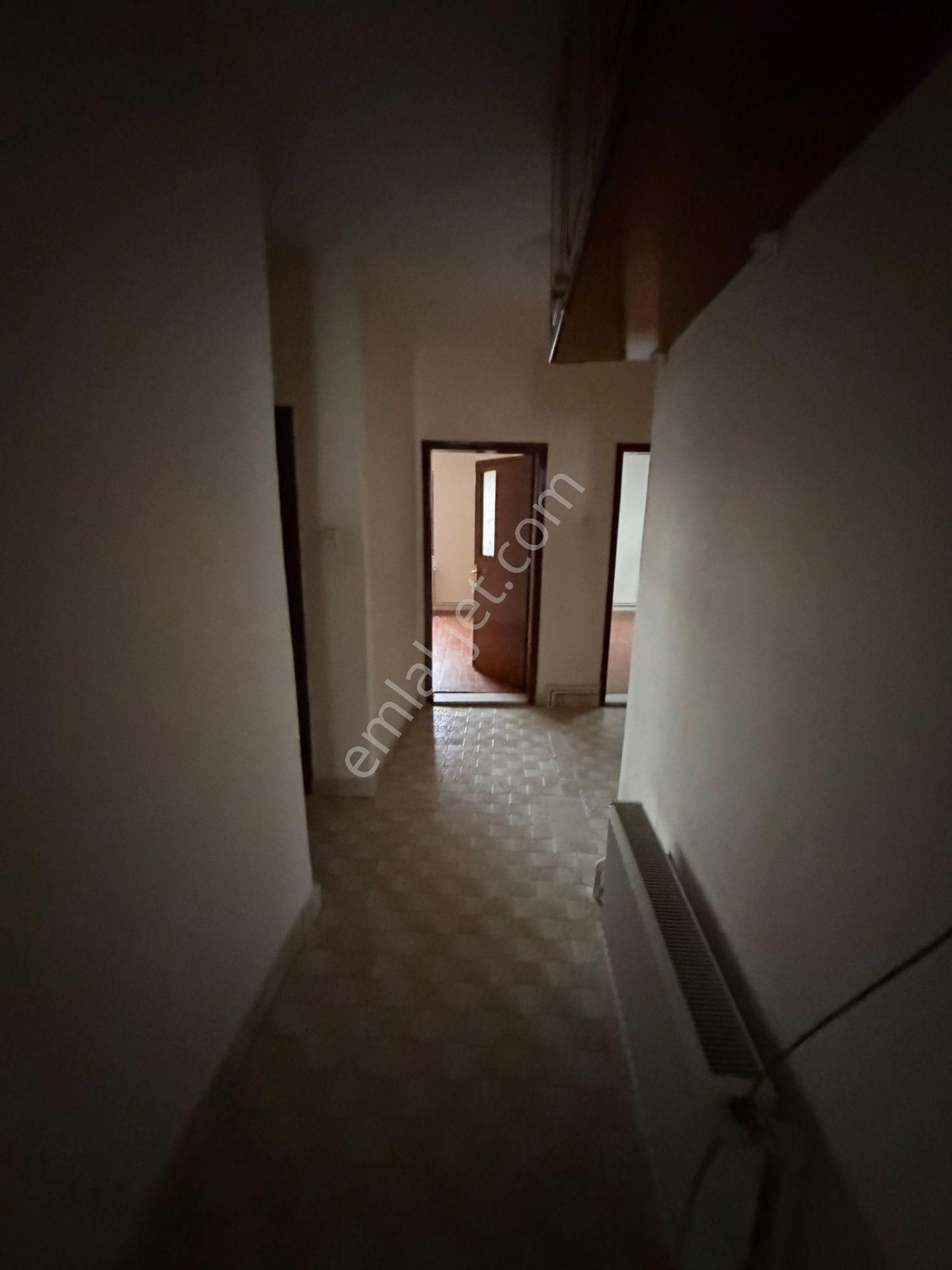 Akarbaşı Mahallesi’nde Merkezi Konumda Kiralık 3+1 Daire - Görsel 6