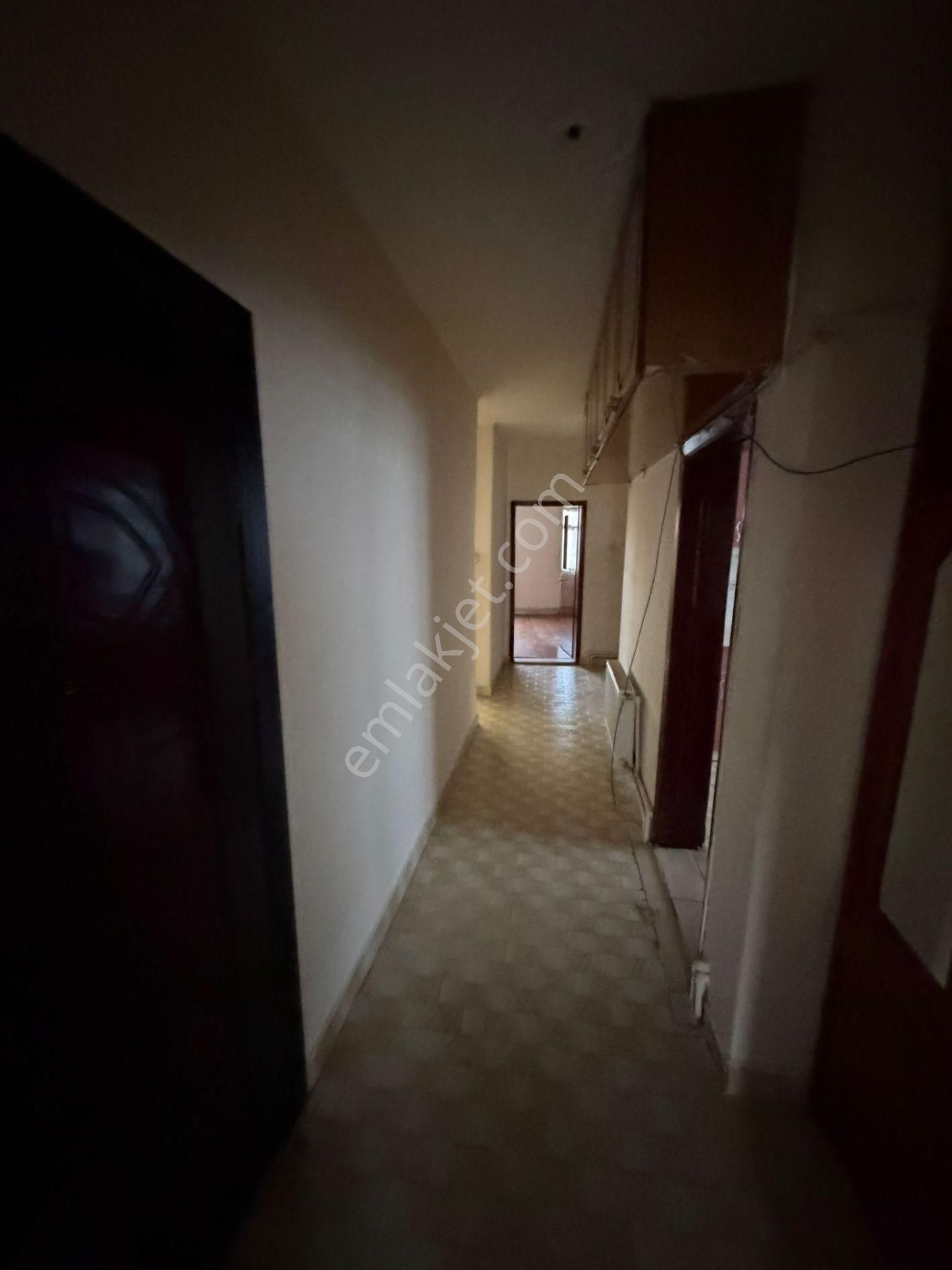 Akarbaşı Mahallesi’nde Merkezi Konumda Kiralık 3+1 Daire