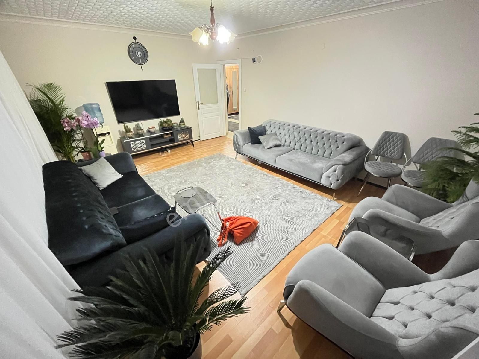 Özdemir Emlak,tan Yeşilbayır Cadde Dibi Masrafsız 3+1daire - Görsel 2