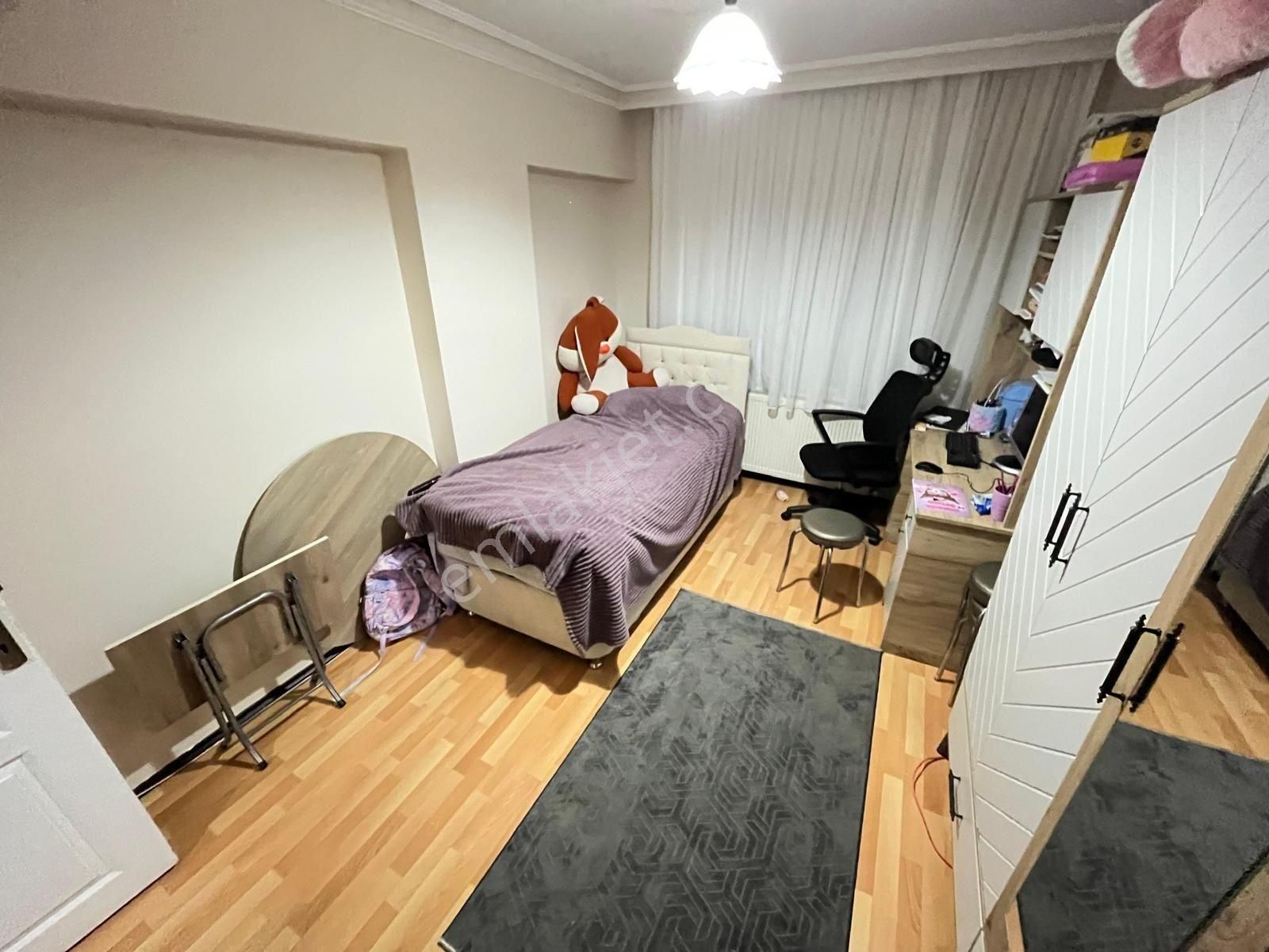 Özdemir Emlak,tan Yeşilbayır Cadde Dibi Masrafsız 3+1daire - Görsel 4