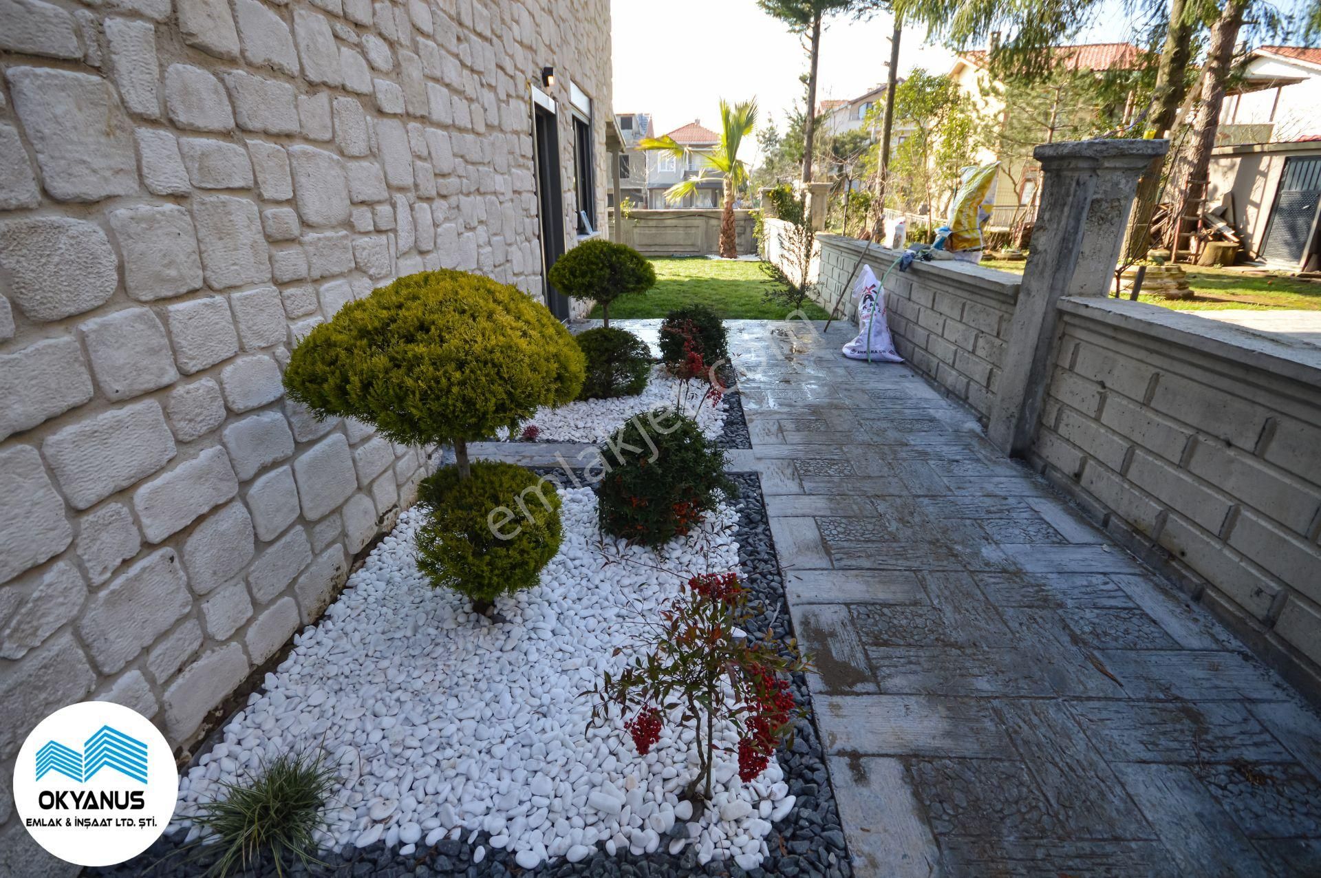 Kocaali De Denize Çok Yakın, Taş Detaylı Büyük Bahçeli Villa - Görsel 9