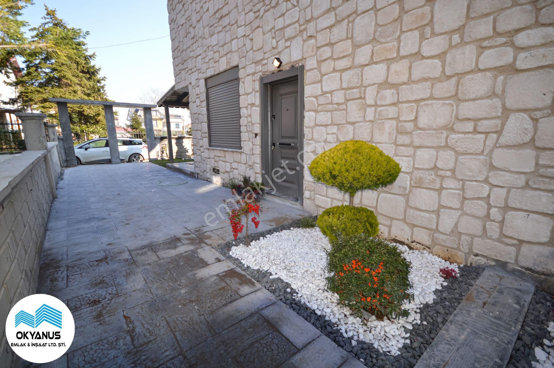 Kocaali De Denize Çok Yakın, Taş Detaylı Büyük Bahçeli Villa - Görsel 10