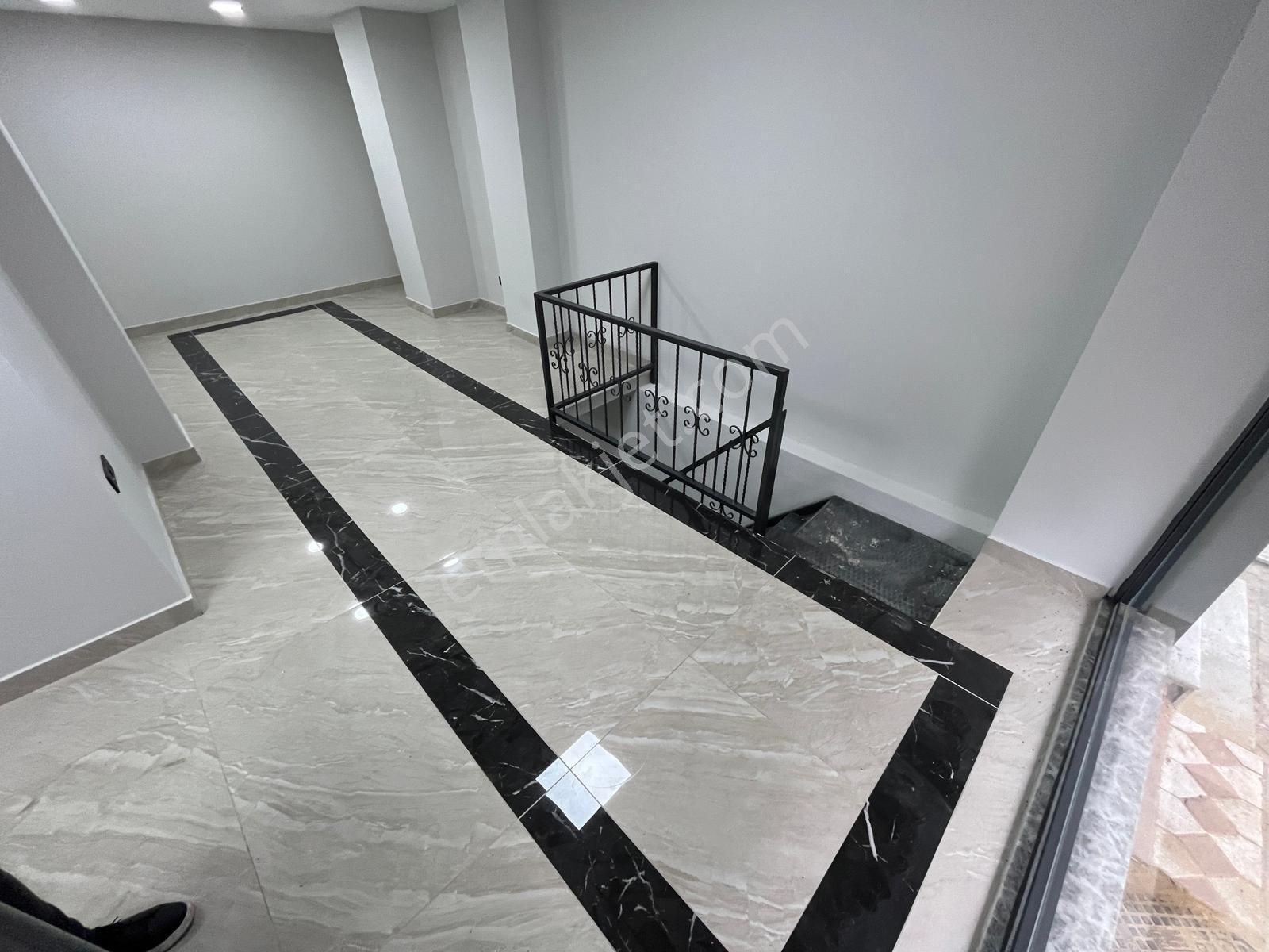 Aydın İnş. Caddeye Yakın 120m2 Giriş Sıfır Depolu Dükkan - Görsel 13