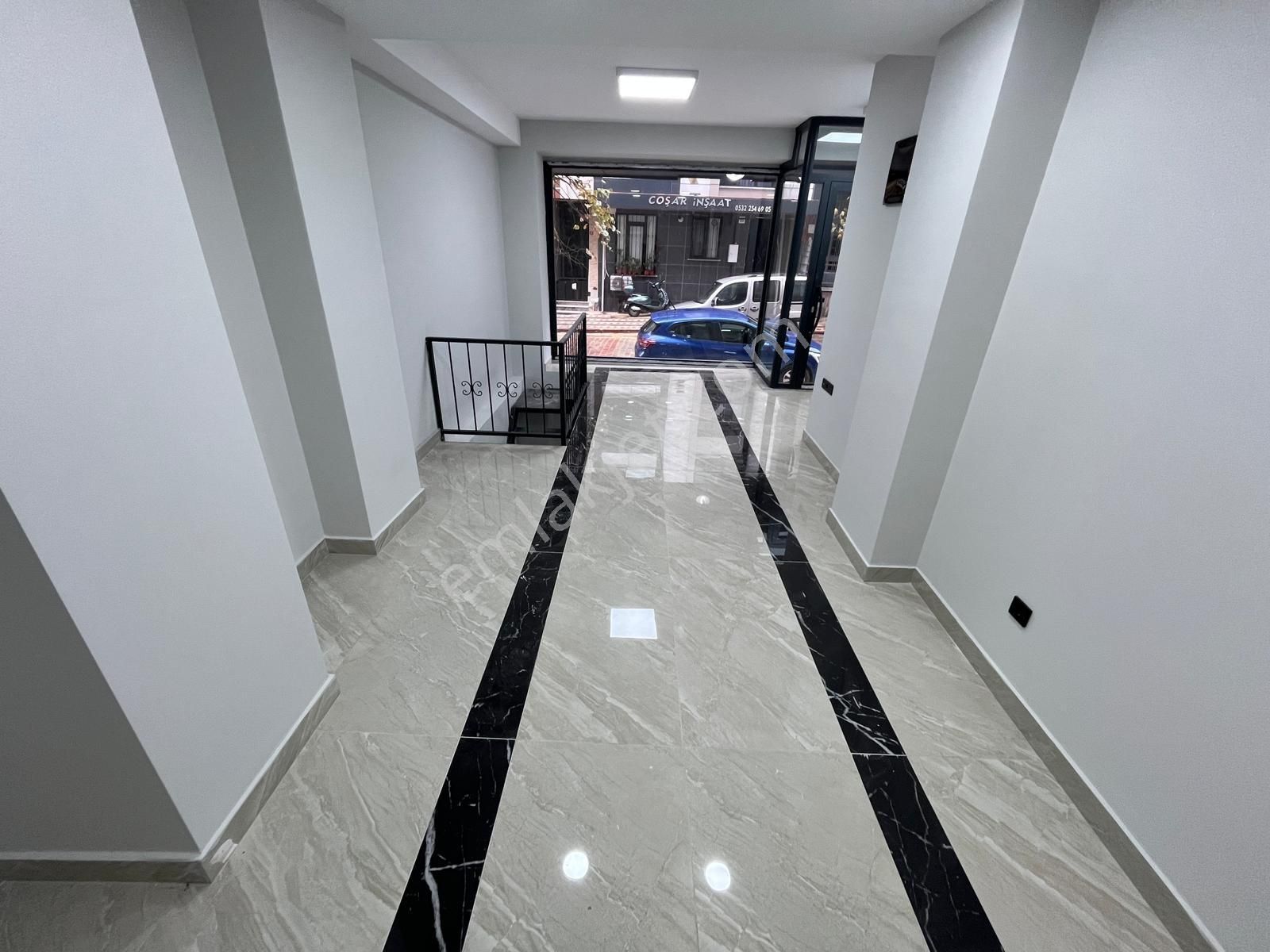 Aydın İnş. Caddeye Yakın 120m2 Giriş Sıfır Depolu Dükkan - Görsel 3