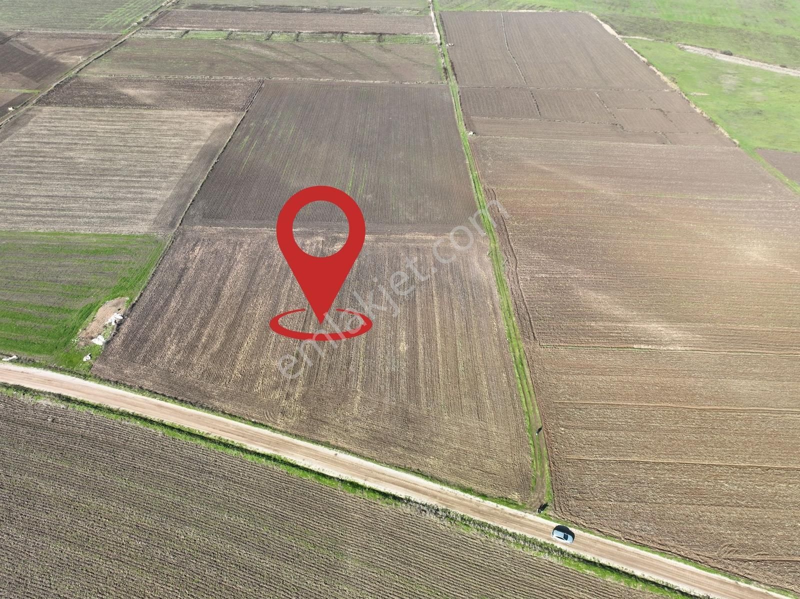 Çanakkale Biga Yeniçiftlik Köyünde 5.738 M2 Satılık Tarla