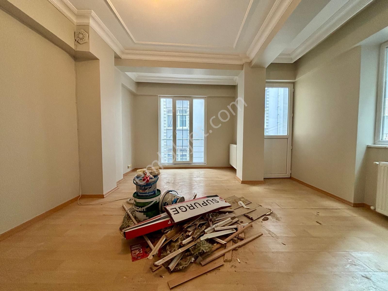 Goldhouse Dan Satılık Siyavuşpaşa Da 2+1tadilatlı Daire