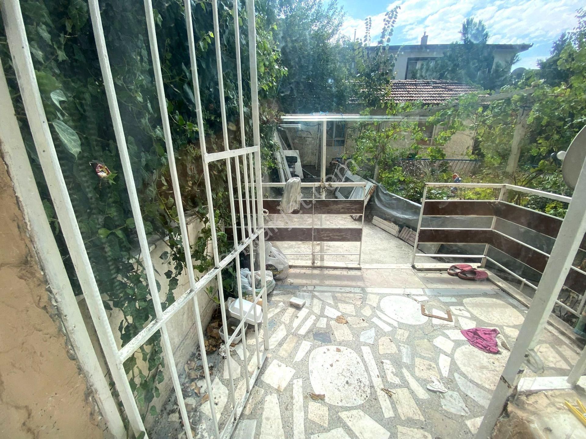 Keçiören İncirli Mh'de Yunusemre Cadde Üzerinde Full Yapılı Eşyalı Memur Kiracılı 2+1 Daire - Görsel 14