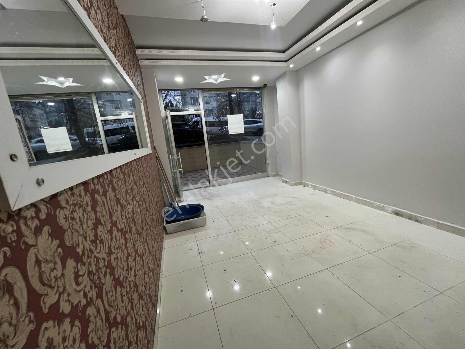 Beylikdüzü Yakuplu Metrobüs 750m Mesafede Kiralık 30m2 Dükkan - Görsel 11