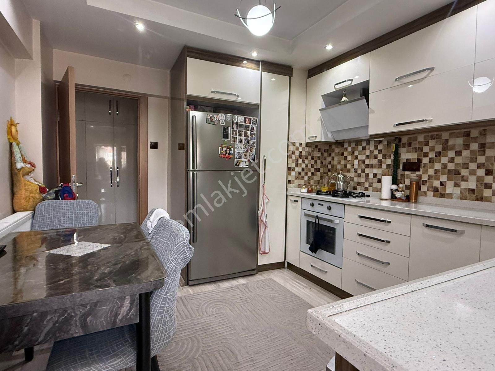 Binyapıdan Ulus Cadde Üzeri 3+1 Satılık Daire