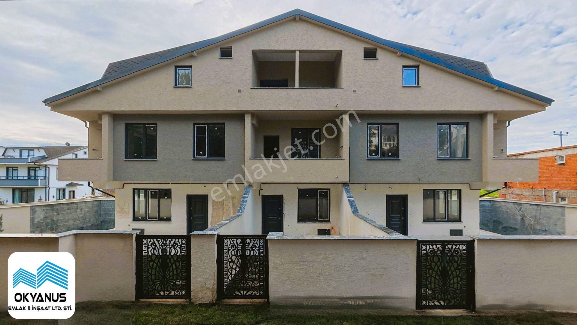 Kocaali Yalı Mah De Kapalı Mutfak Çift Bahçeli 4+1 Villa