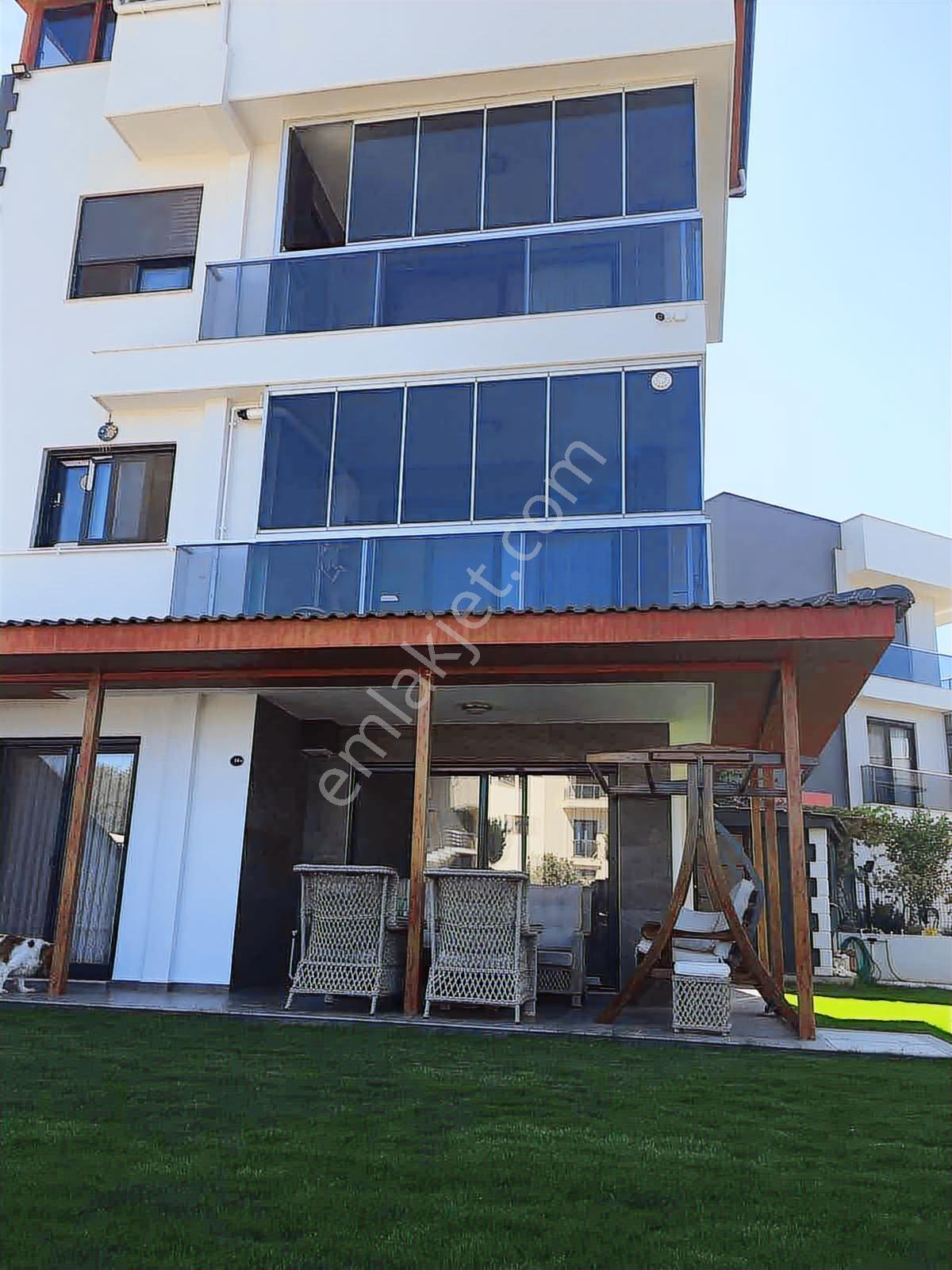 Güzelbahçe Yelki Kolejler Bölgesinde Bahçeli Tek Müstakil Villa - Görsel 13