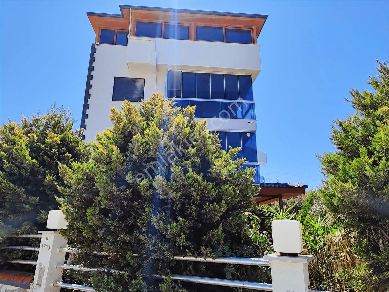 Güzelbahçe Yelki Kolejler Bölgesinde Bahçeli Tek Müstakil Villa - Görsel 19