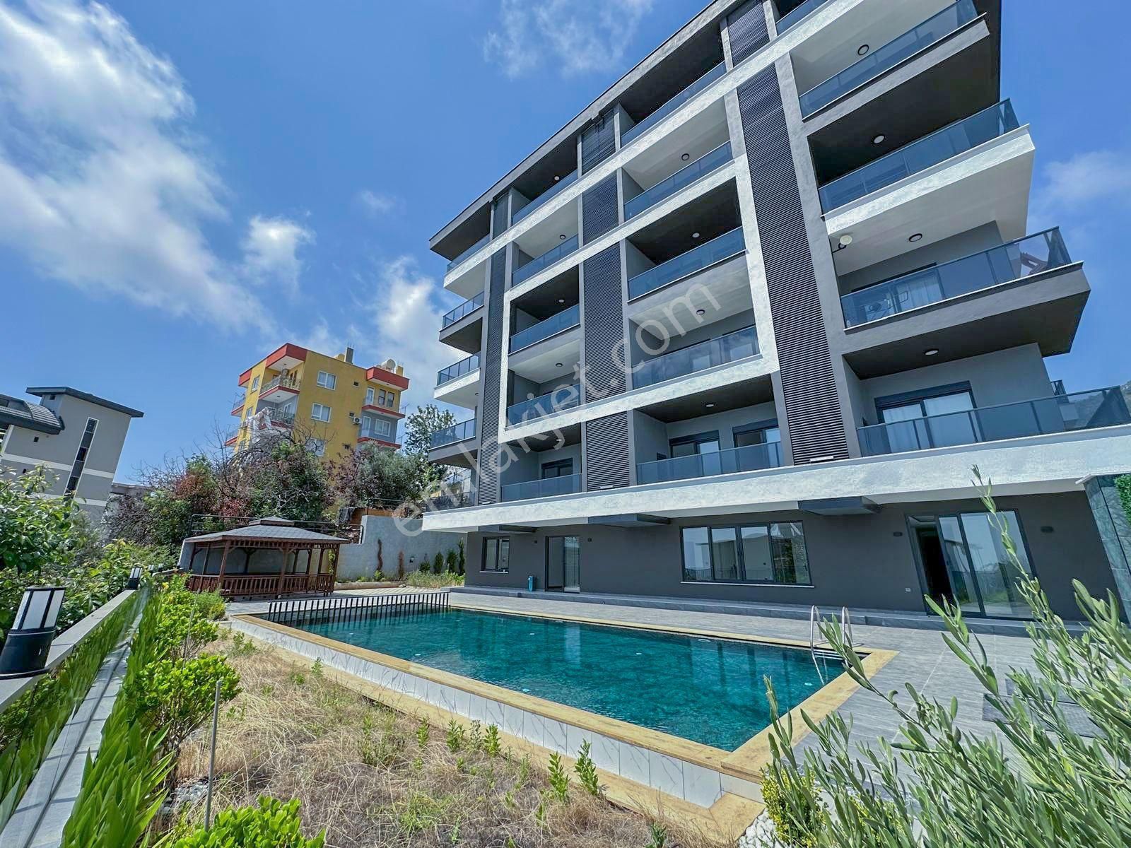 Alanya Çıplaklı'da Kiralık 3+1 Full Manzaralı Sıfır Daire