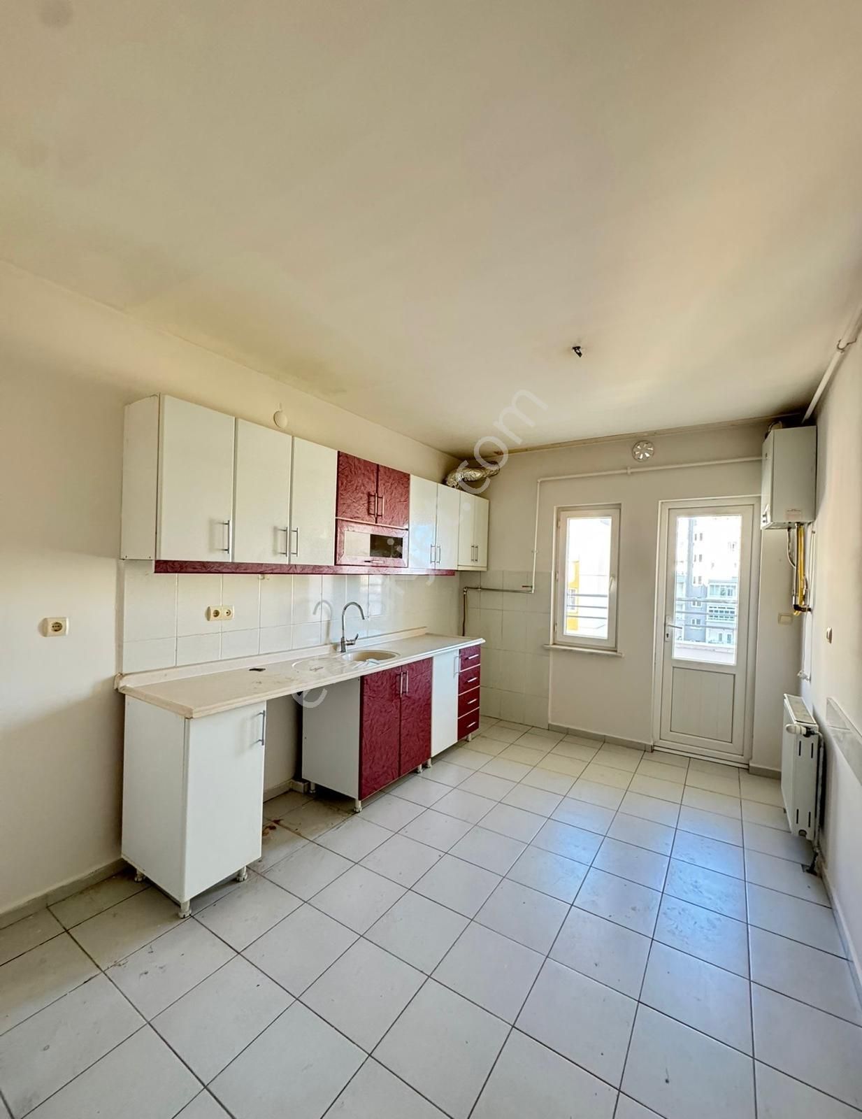 Elisa Gyo/ildem Avm Yanı Ara Kat 3+ Yüksek Krediye Uygun C Dairesi