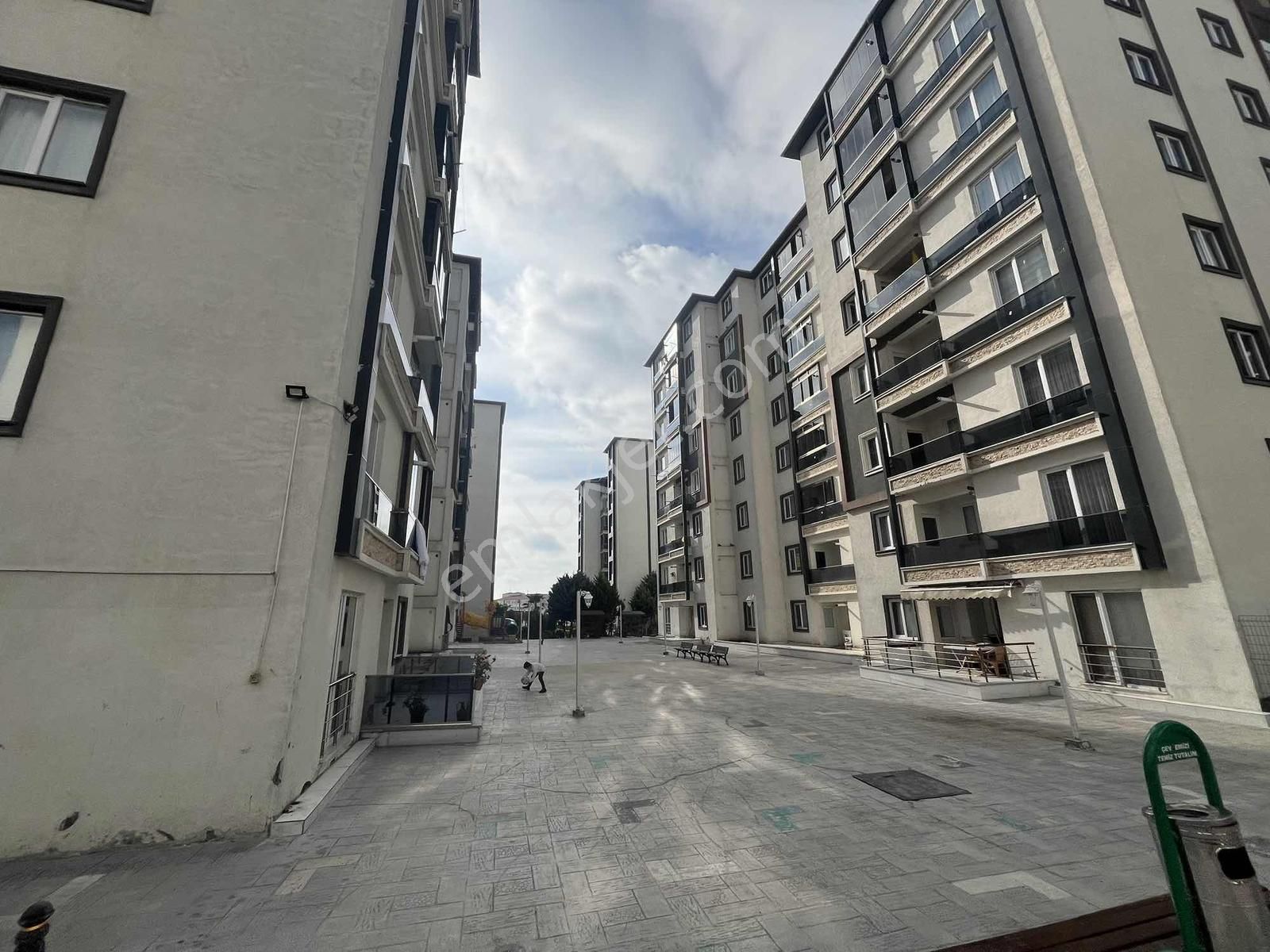 |osmanlı|site İçinde Havuz Cephe E.banyolu 3+1