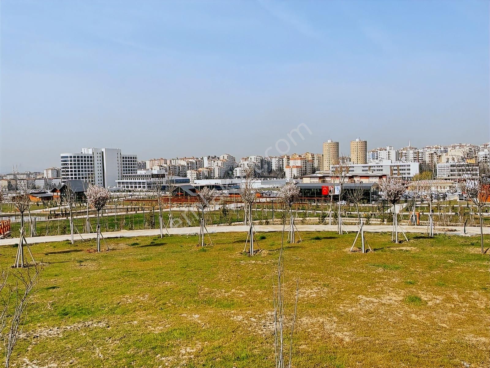 Polat Live Emlak'tan Anıt İş Merkezin'de Satılık Dükkan - Görsel 22