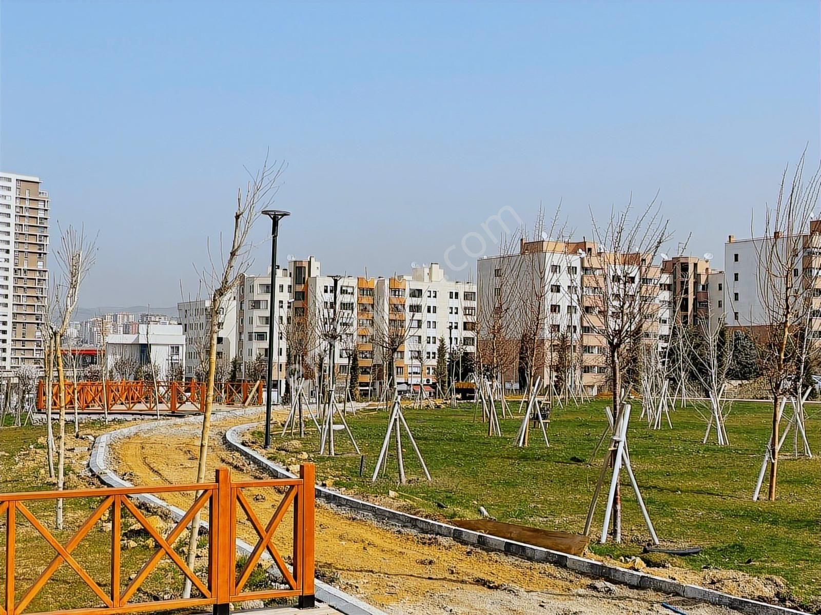 Polat Live Emlak'tan Anıt İş Merkezin'de Satılık Dükkan - Görsel 25