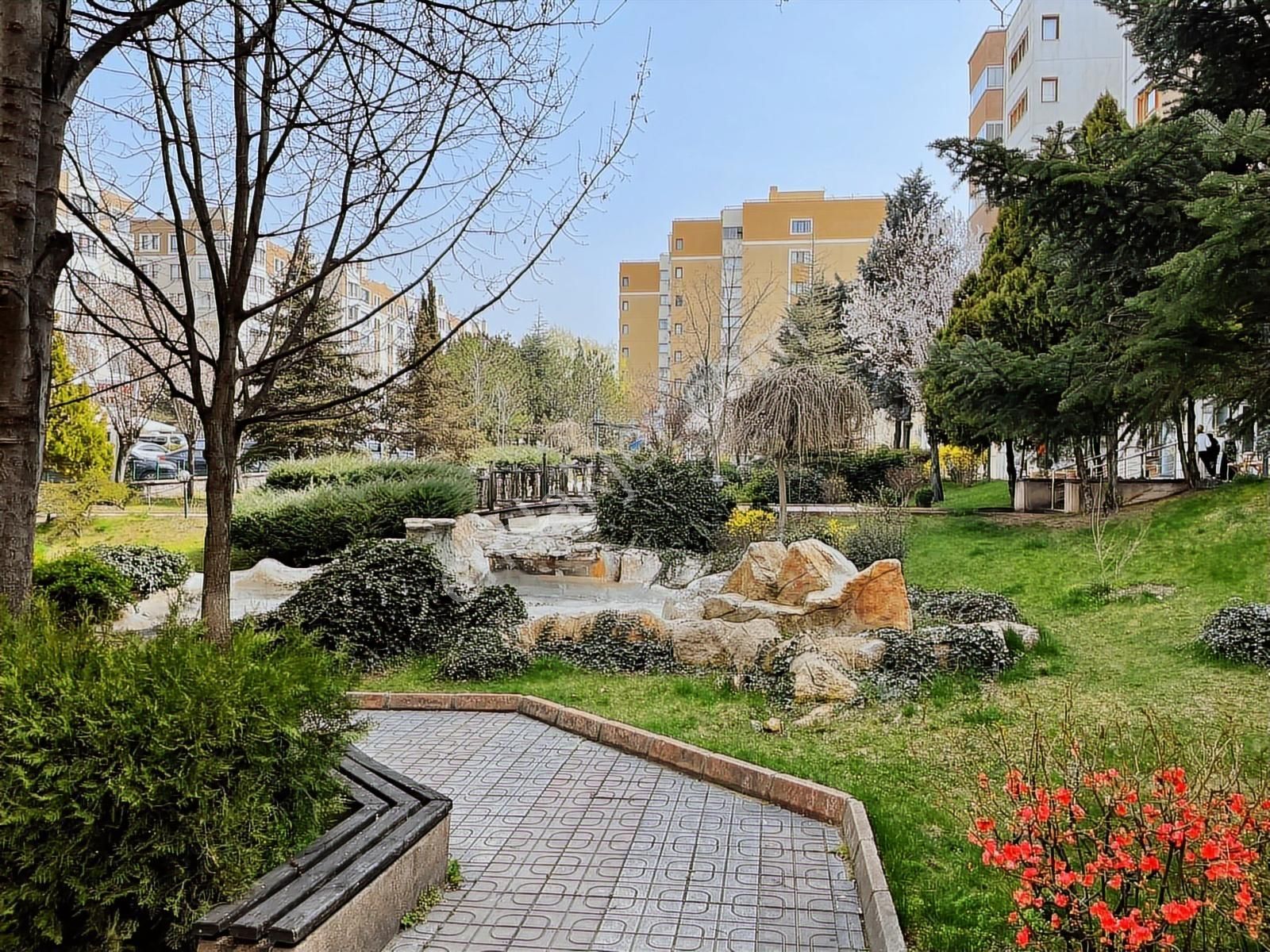 Polat Live Emlak'tan Anıt İş Merkezin'de Satılık Dükkan - Görsel 21