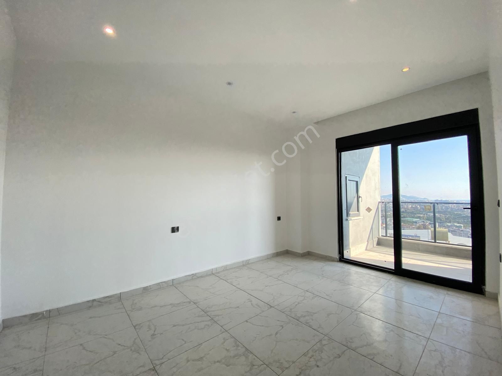 Alanya Çıplaklı'da Kiralık 1+1 Full Manzaralı Sıfır Daireler - Görsel 9