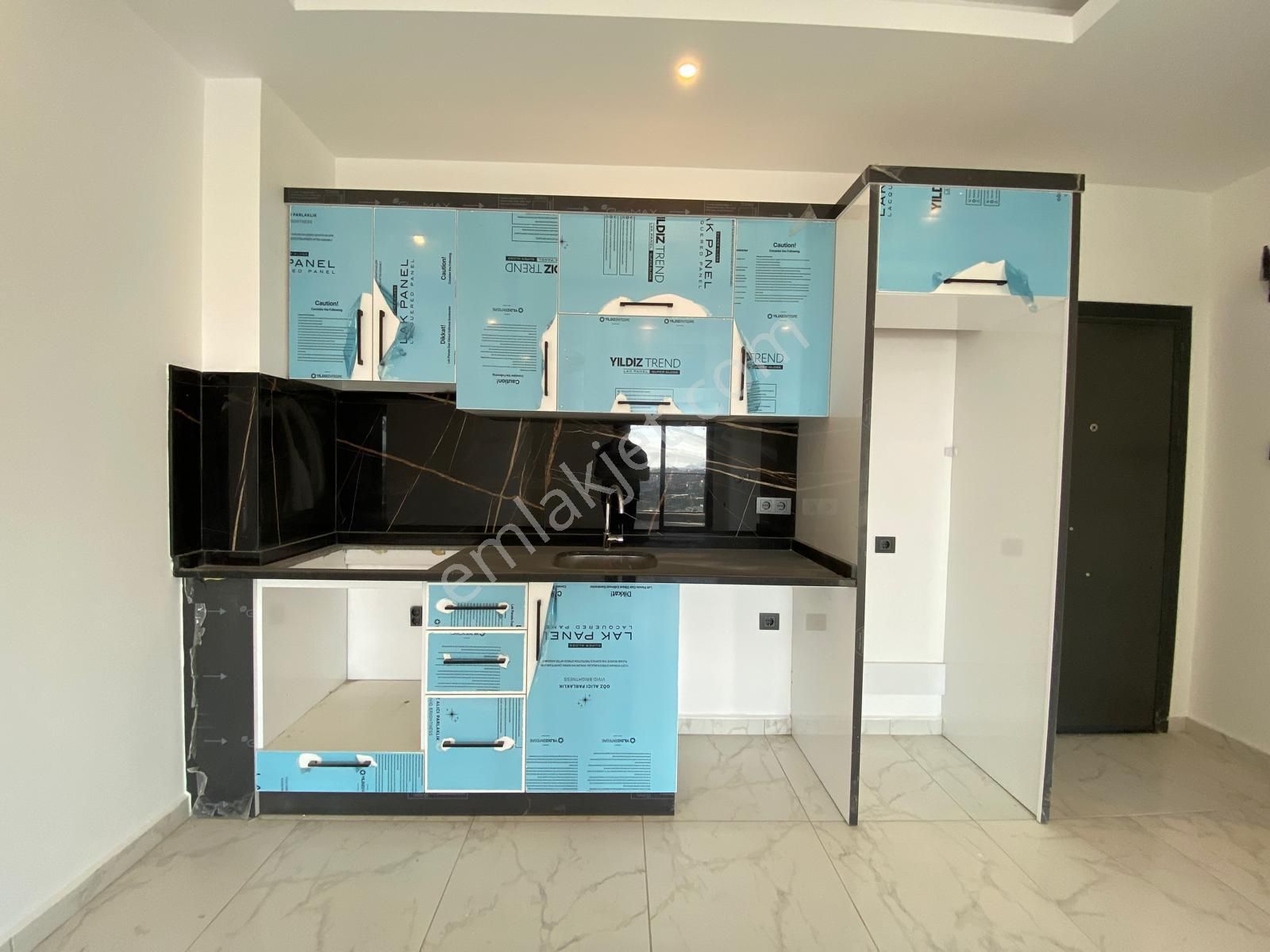 Alanya Çıplaklı'da Kiralık 1+1 Full Manzaralı Sıfır Daireler - Görsel 18
