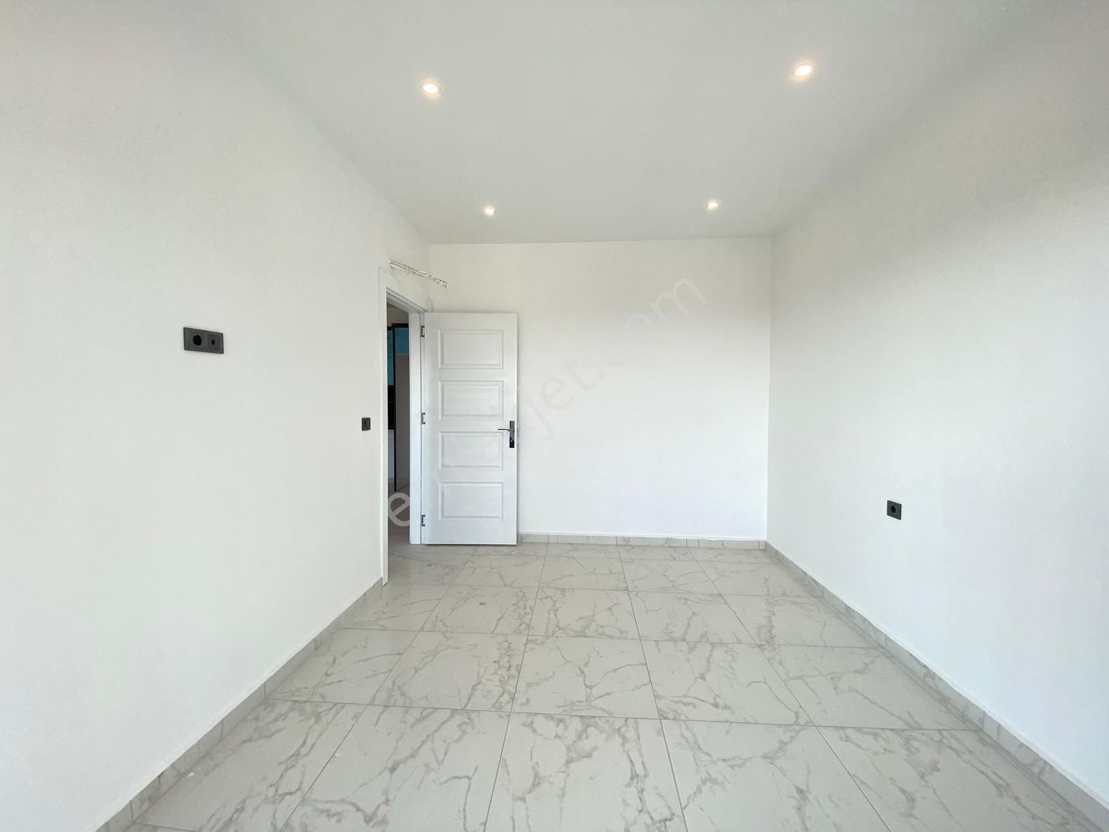 Alanya Çıplaklı'da Kiralık 1+1 Full Manzaralı Sıfır Daireler - Görsel 13