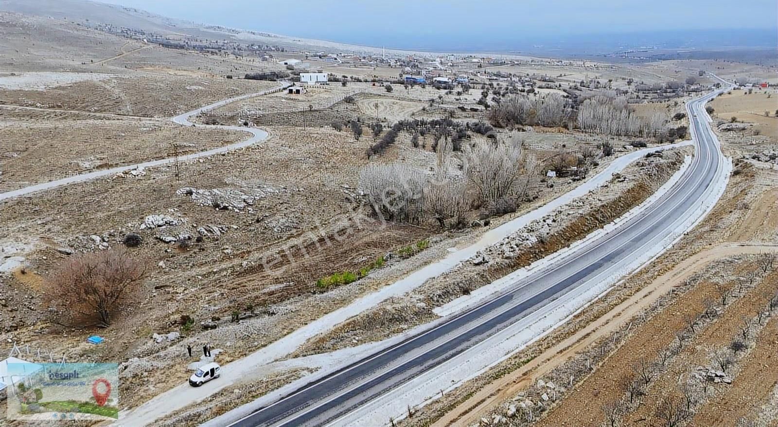 Meram Sarıkız Da Asfalt Yola Cephe Çeşme Dibinde Tarla
